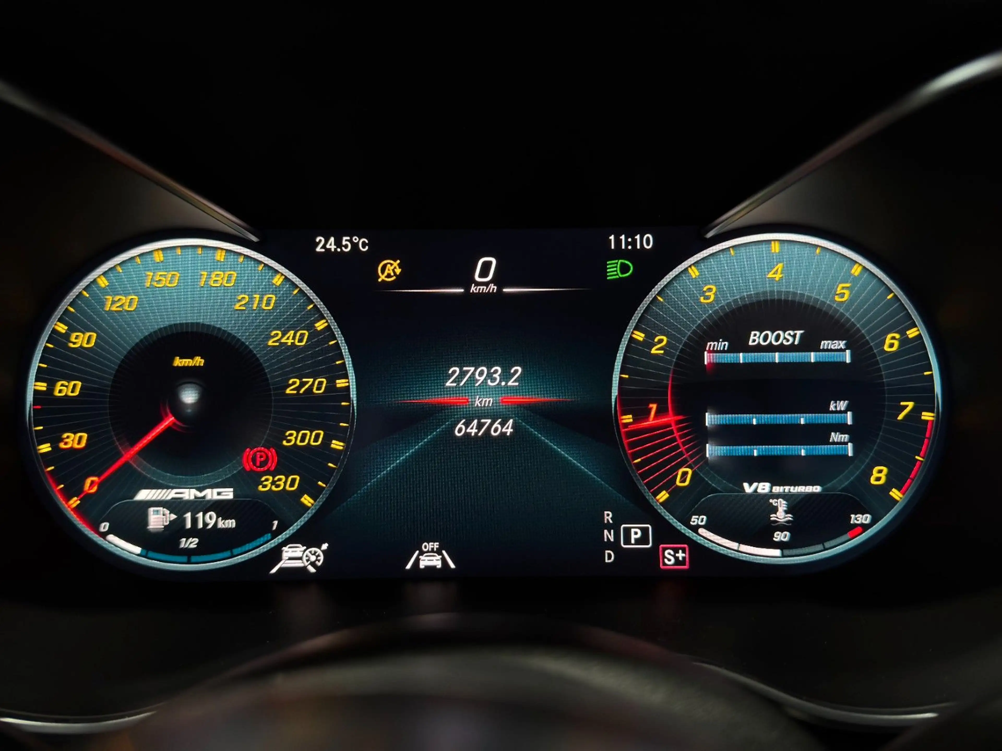 Mercedes-Benz C 63 AMG /LIM/PANO/NAVI/VOLLDIGIT/LED/RFK/PERFORM — photo 10