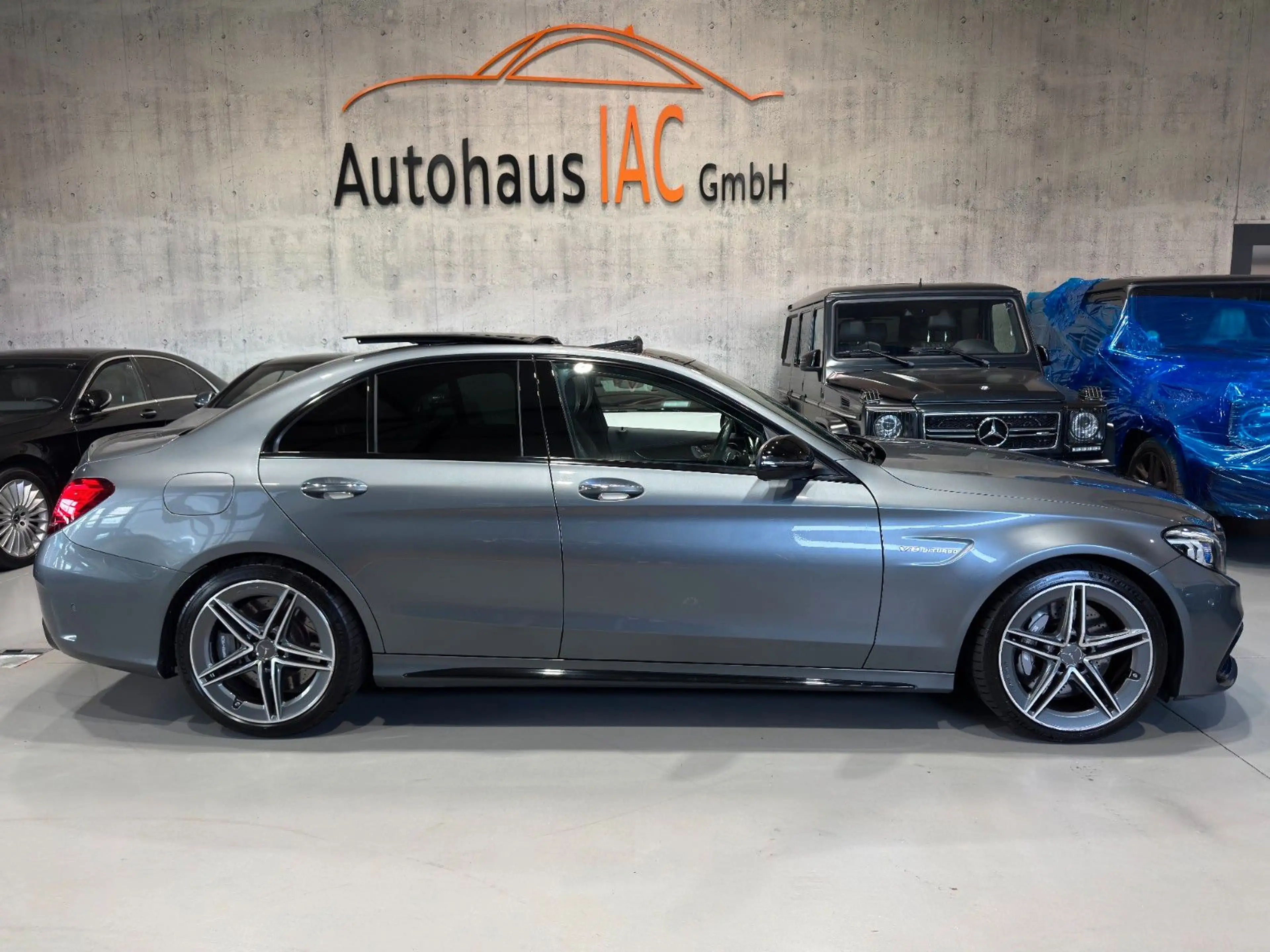Mercedes-Benz C 63 AMG /LIM/PANO/NAVI/VOLLDIGIT/LED/RFK/PERFORM — photo 7