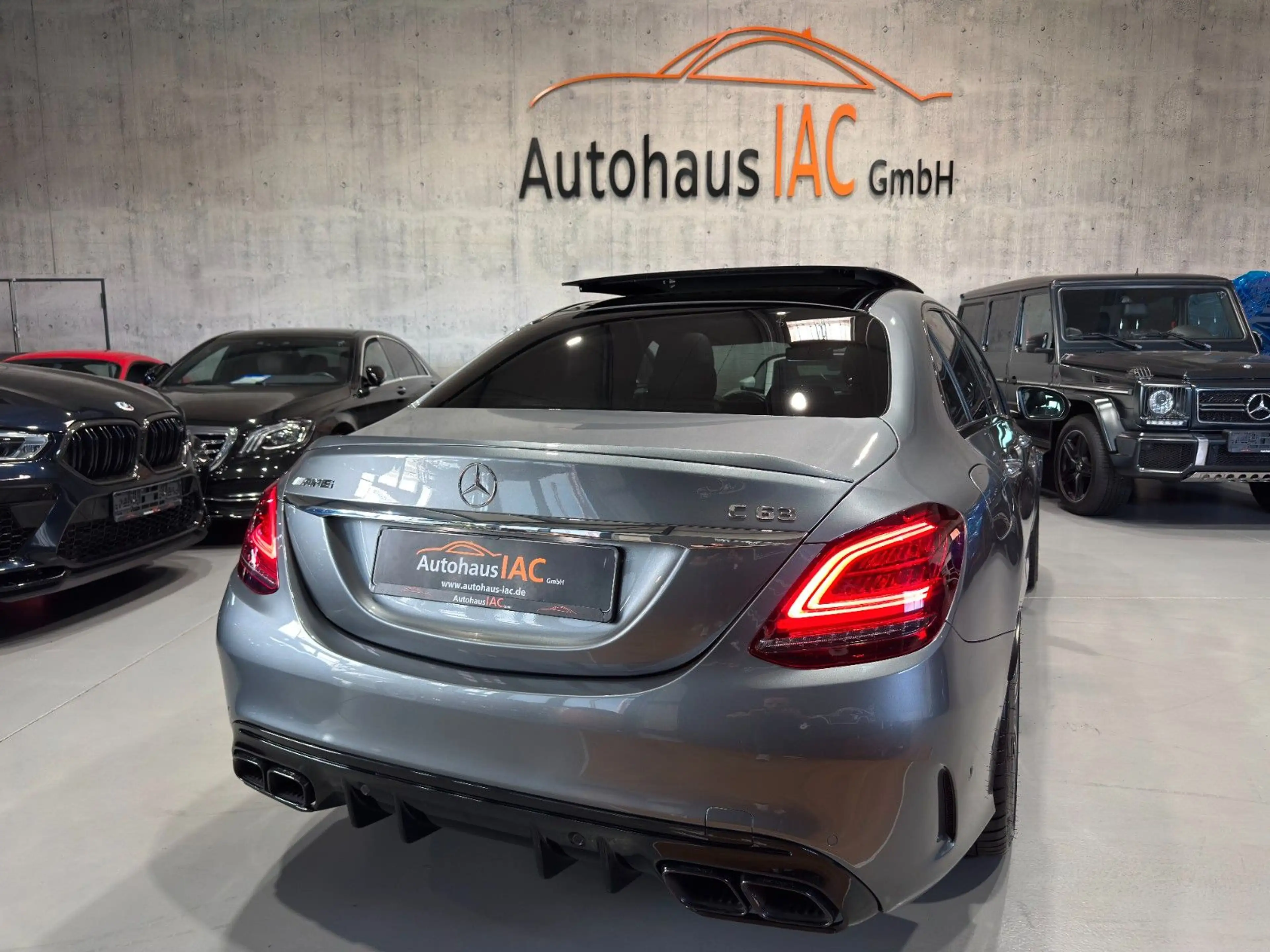 Mercedes-Benz C 63 AMG /LIM/PANO/NAVI/VOLLDIGIT/LED/RFK/PERFORM — photo 2