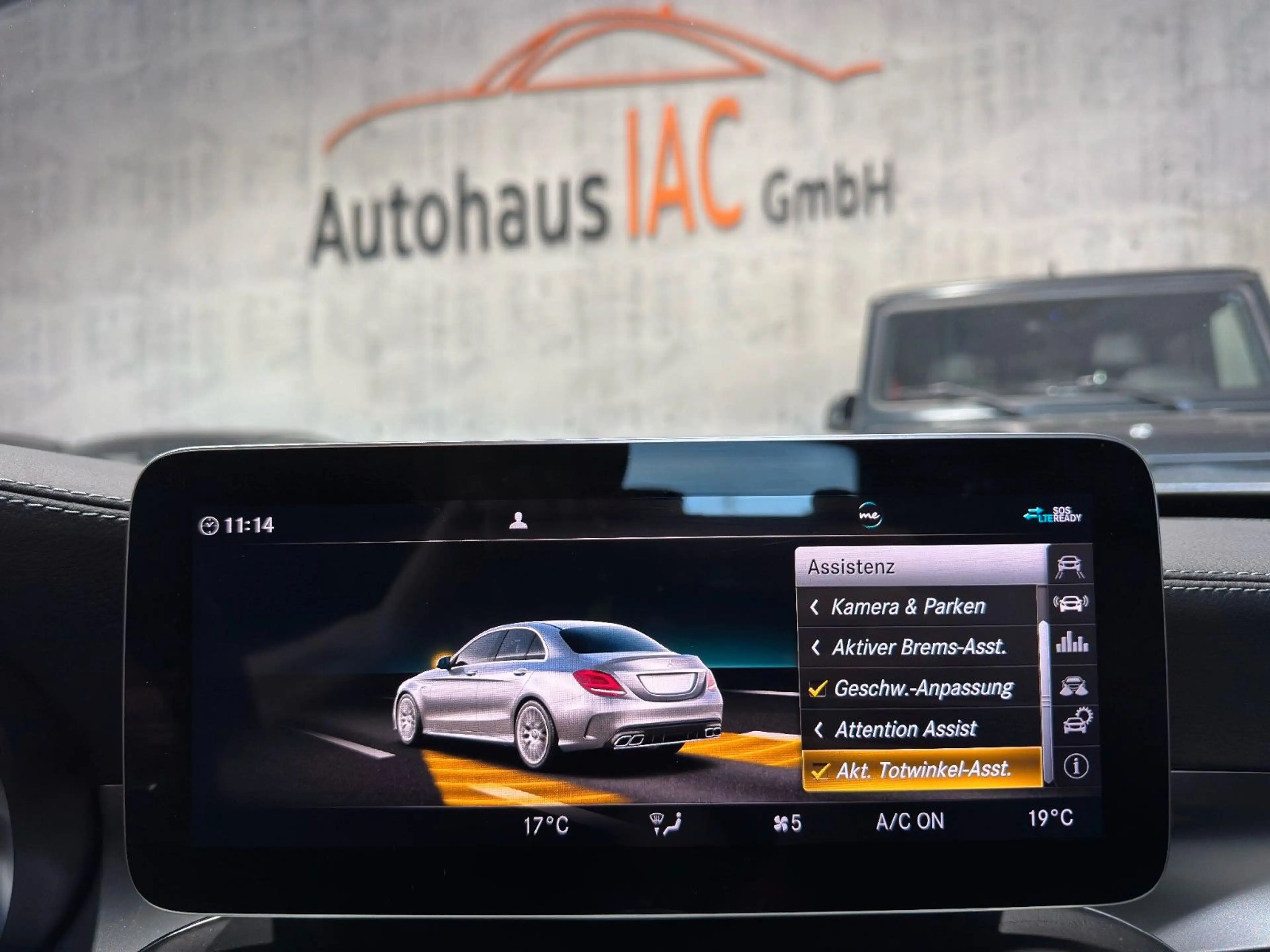 Mercedes-Benz C 63 AMG /LIM/PANO/NAVI/VOLLDIGIT/LED/RFK/PERFORM — photo 14