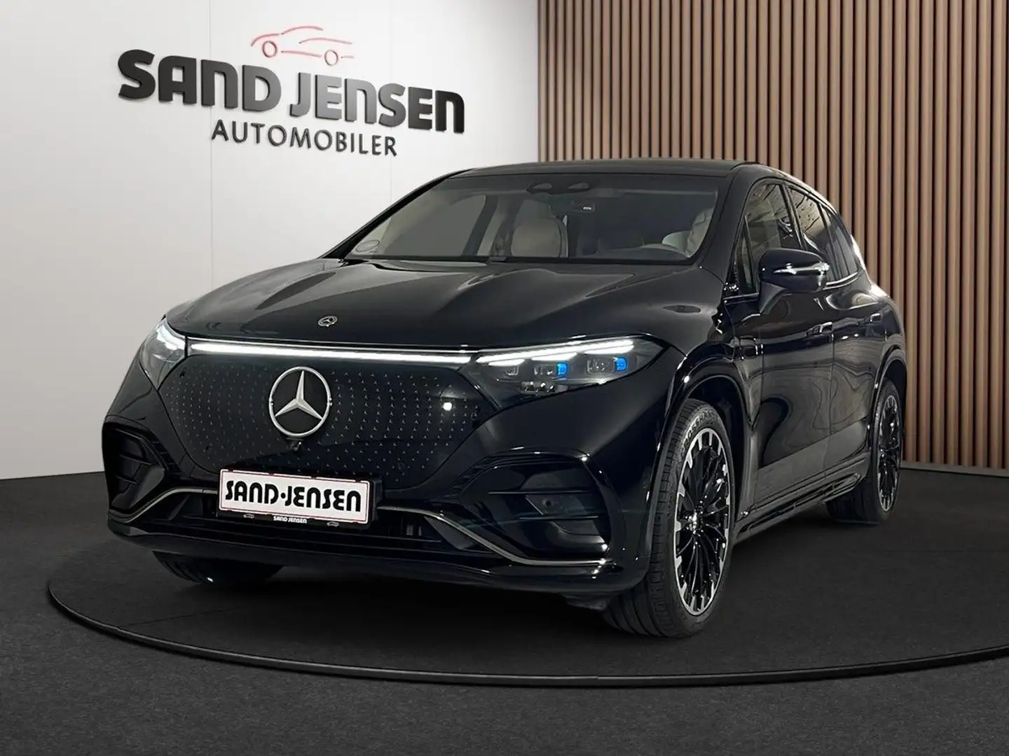 Mercedes-Benz EQS 580 SUV AMG Line 4Matic 5d Distronic LED AHK Чёрный - 2