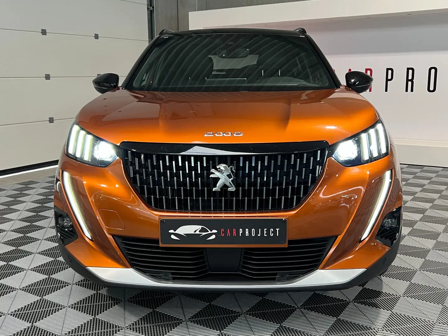Peugeot 2008 2008 1.5 BlueHDi GT Line S/LED/TOIT PANO/CARPLAY Orange - 2