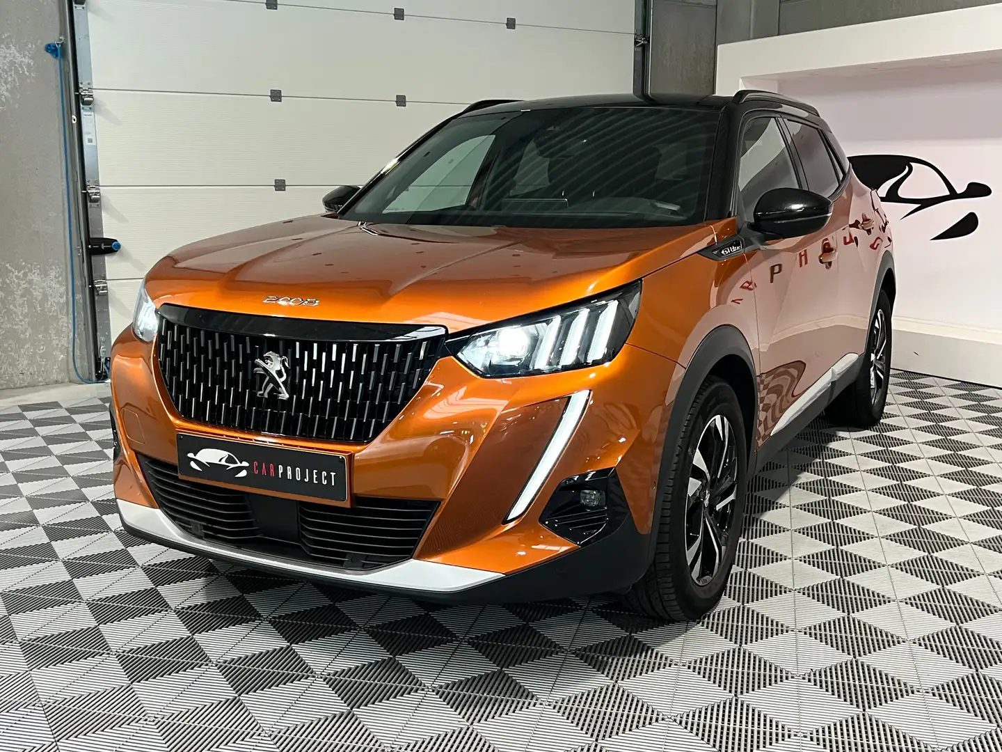 Peugeot 2008 2008 1.5 BlueHDi GT Line S/LED/TOIT PANO/CARPLAY Orange - 1