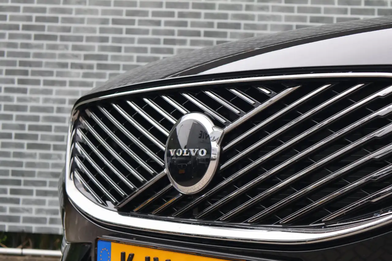 Volvo XC60 2026 — фото 6