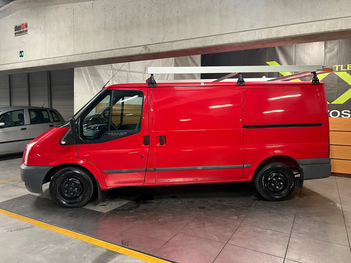 Ford Transit 280 M 2.2 TDCi Rosso - 2