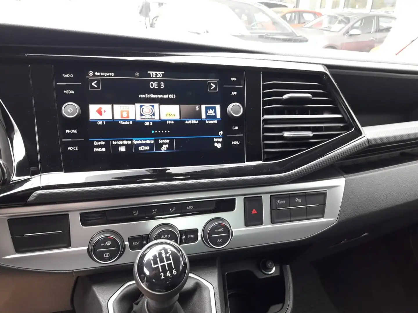 Volkswagen T6.1 Multivan Trentline Blau - 2