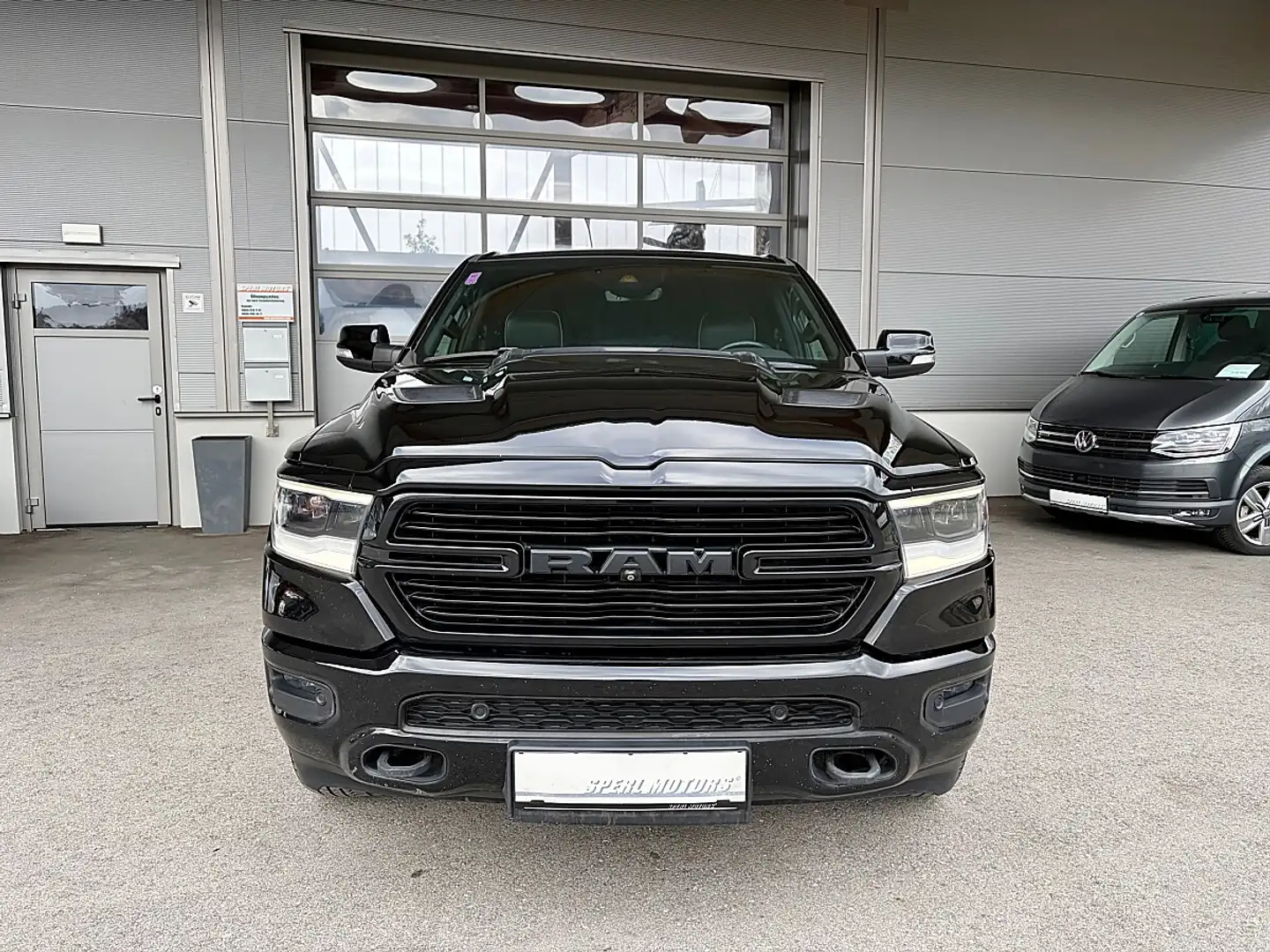 Dodge RAM Ram 1500 Quad Cab Laramie Night Edition *MwSt. ... Schwarz - 2