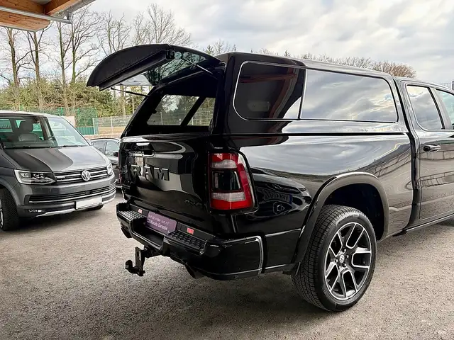 Dodge RAM Ram 1500 Quad Cab Laramie Night Edition *MwSt. ... Ansicht 7