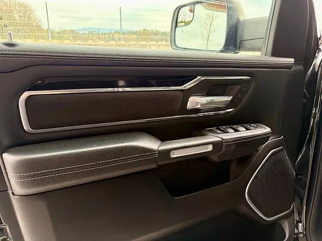 Dodge RAM Ram 1500 Quad Cab Laramie Night Edition *MwSt. ... Ansicht 14