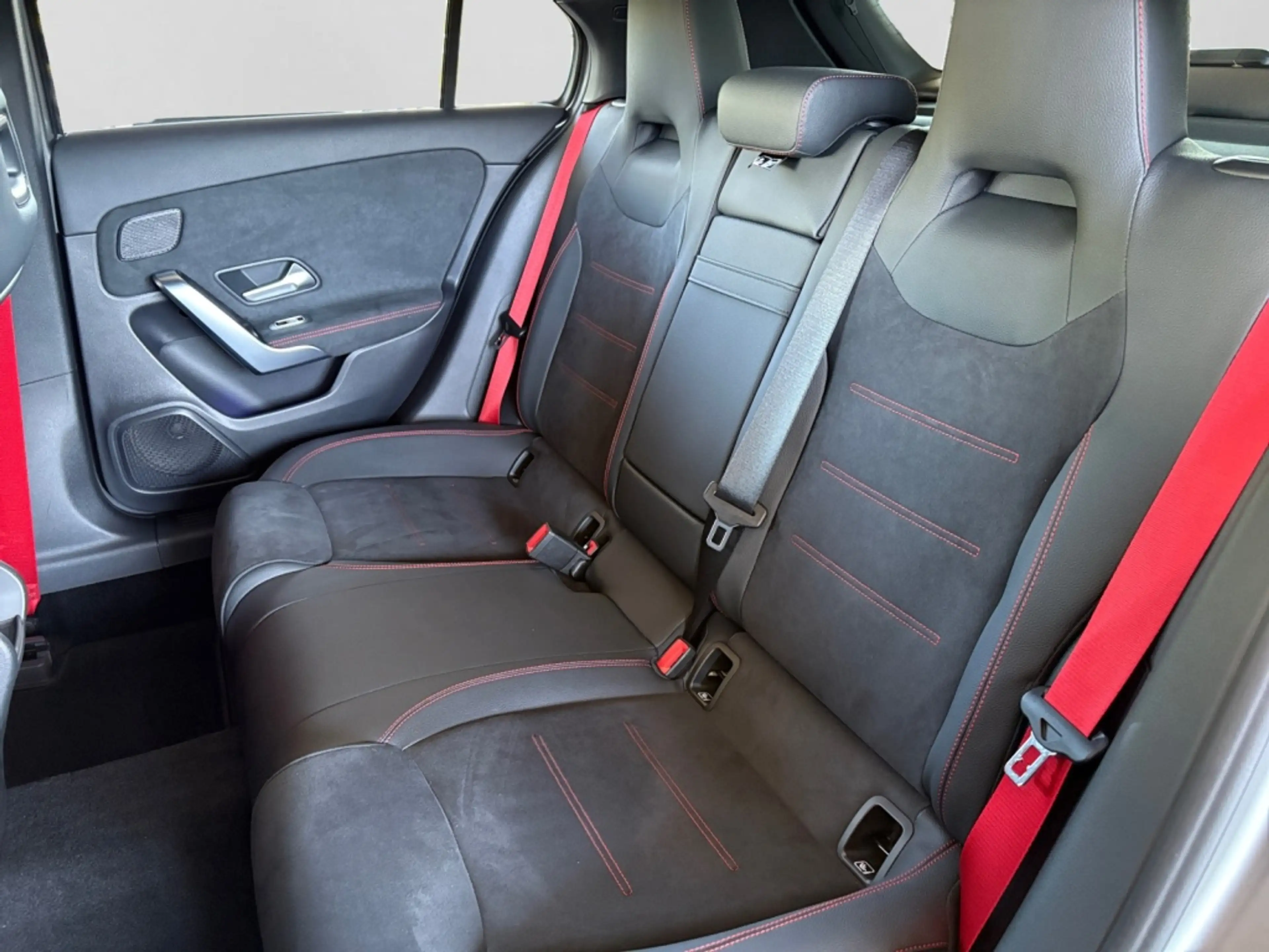 Mercedes-Benz A 35 AMG AMG A 35 4MATIC  Kompaktlimousine AMG|MBEAM|MBUX — photo 14