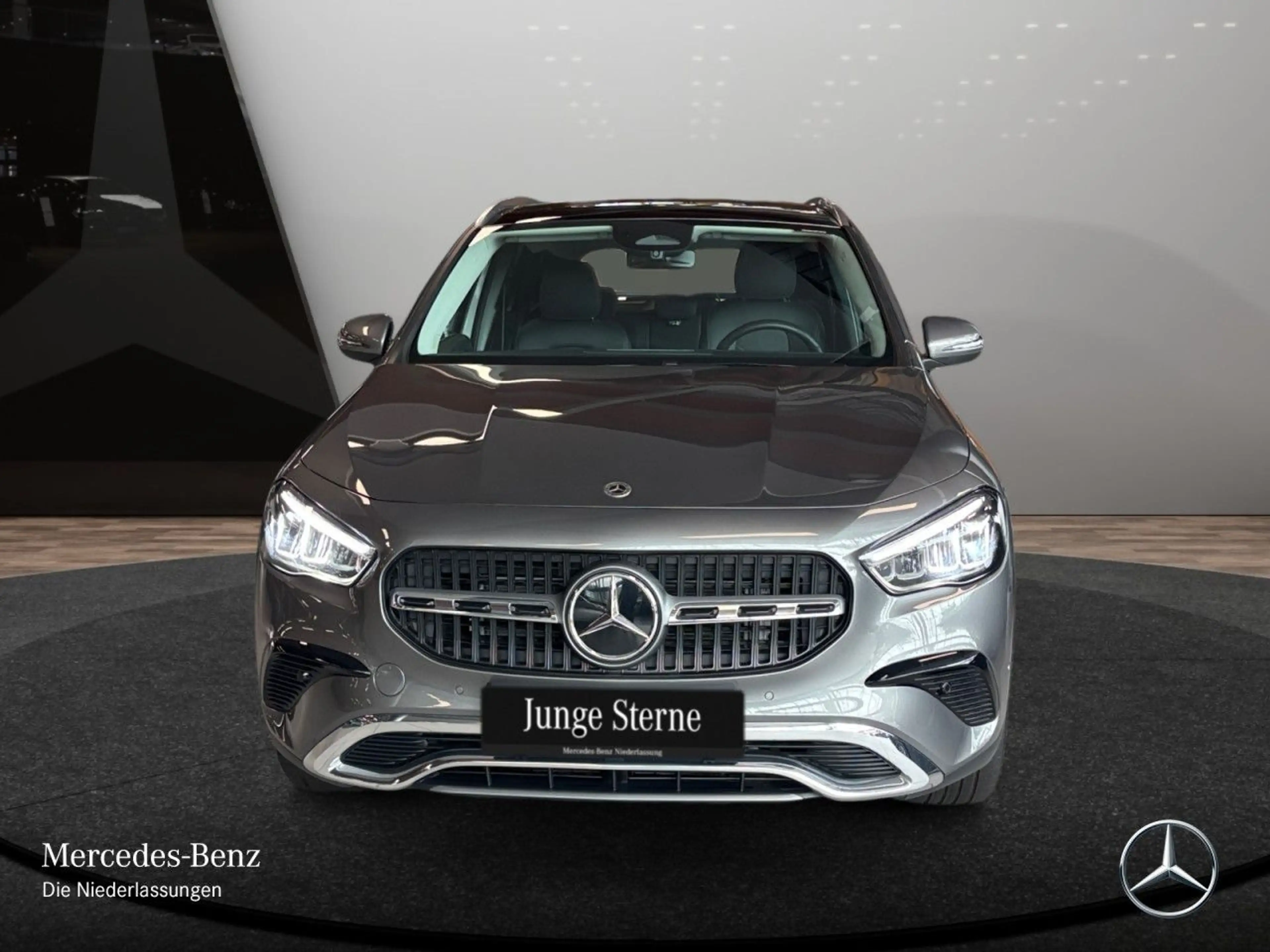 Mercedes-Benz GLA 180 PROGRESSIVE+PANO+LED+KAMERA+7G — photo 3