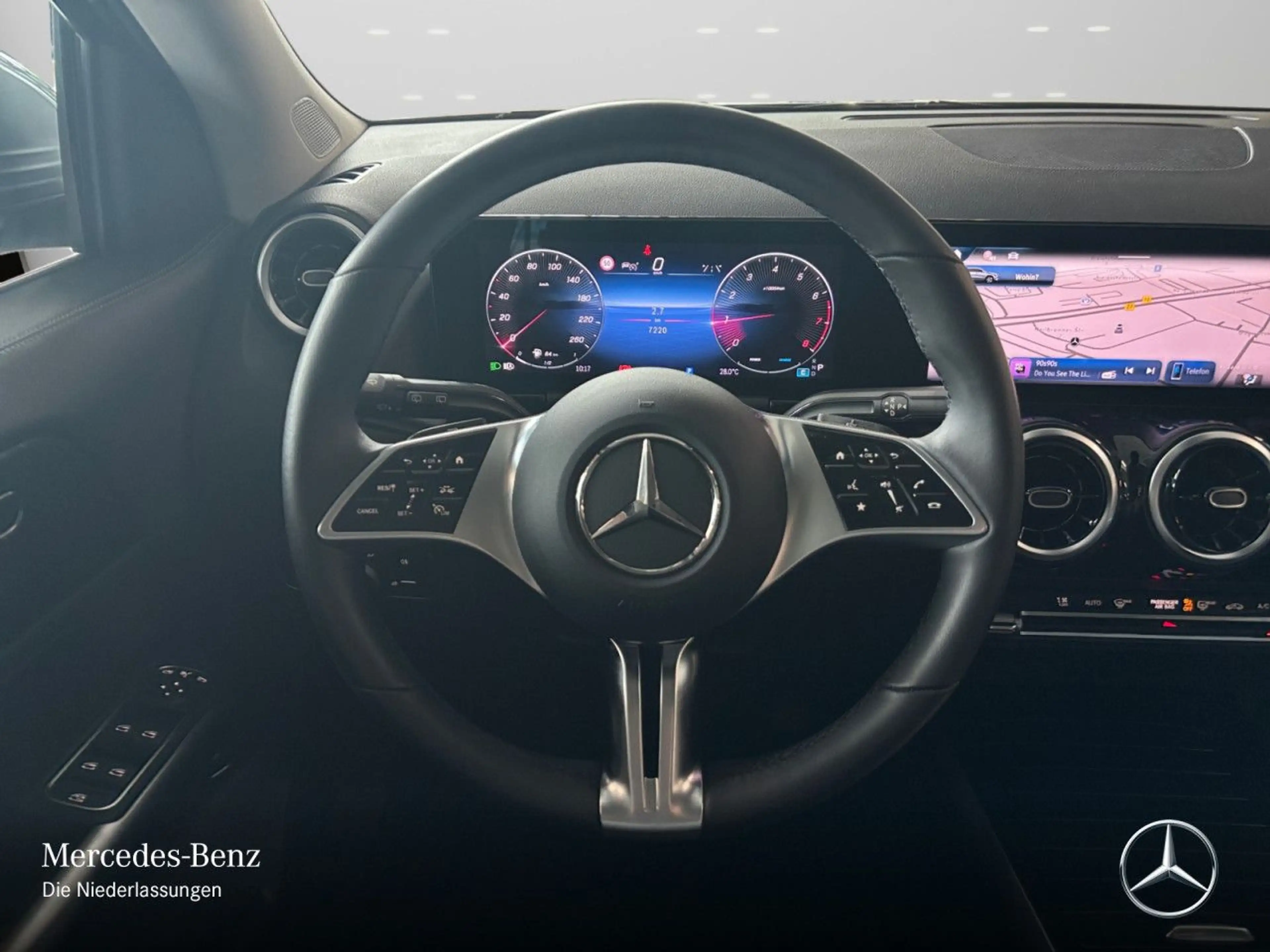 Mercedes-Benz GLA 180 PROGRESSIVE+PANO+LED+KAMERA+7G — photo 14