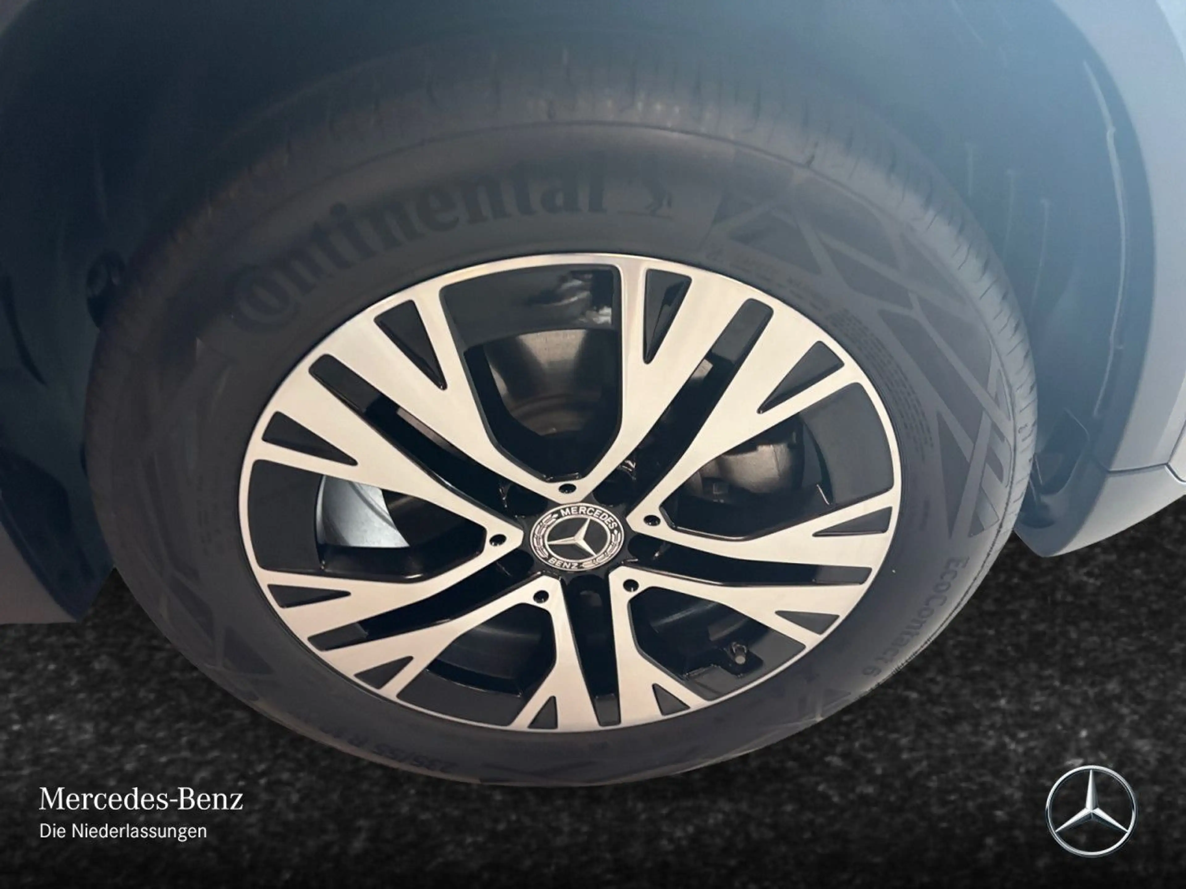 Mercedes-Benz GLA 180 PROGRESSIVE+PANO+LED+KAMERA+7G — photo 6