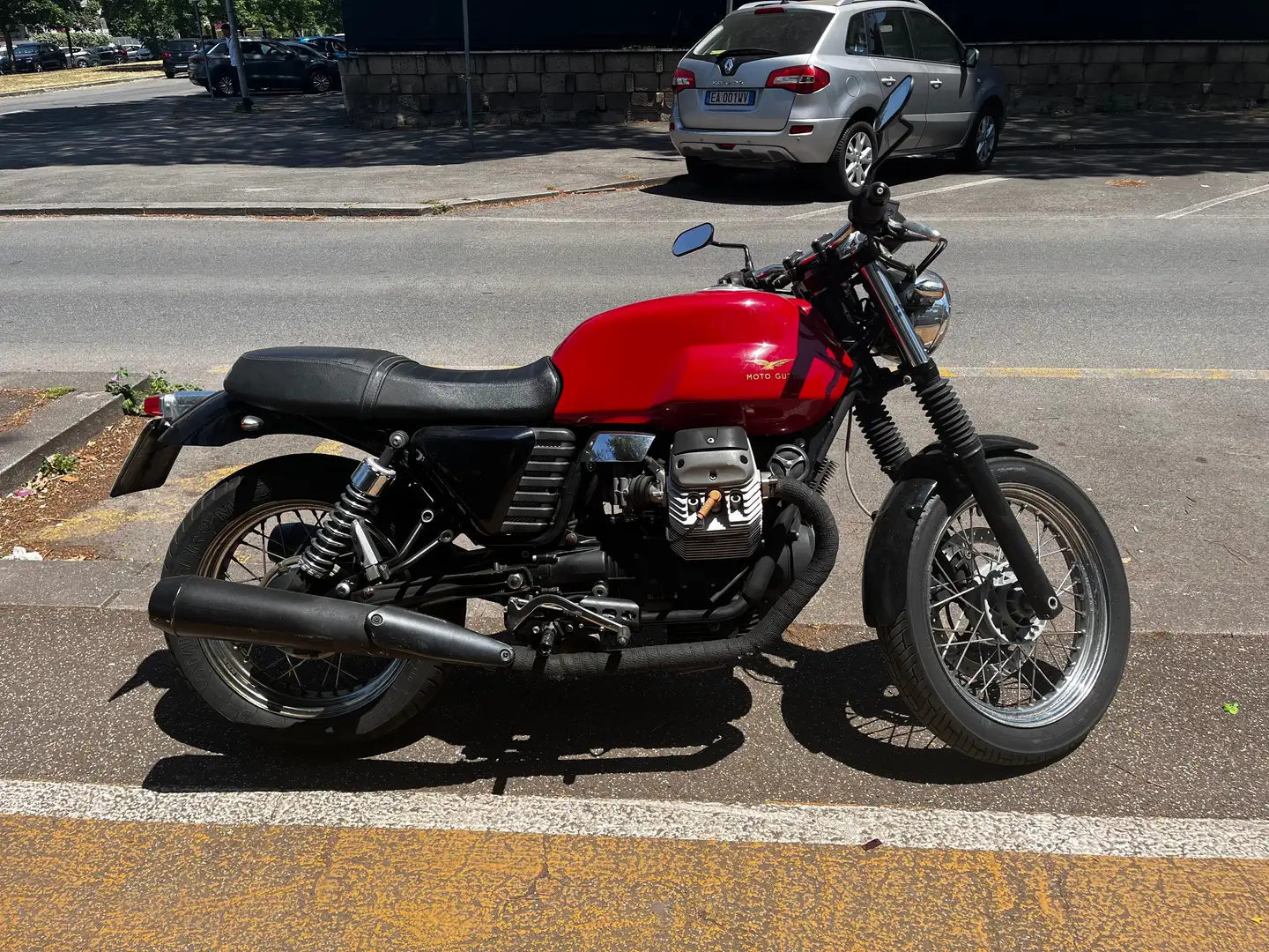 Moto Guzzi V 7 Classic Roşu - 1