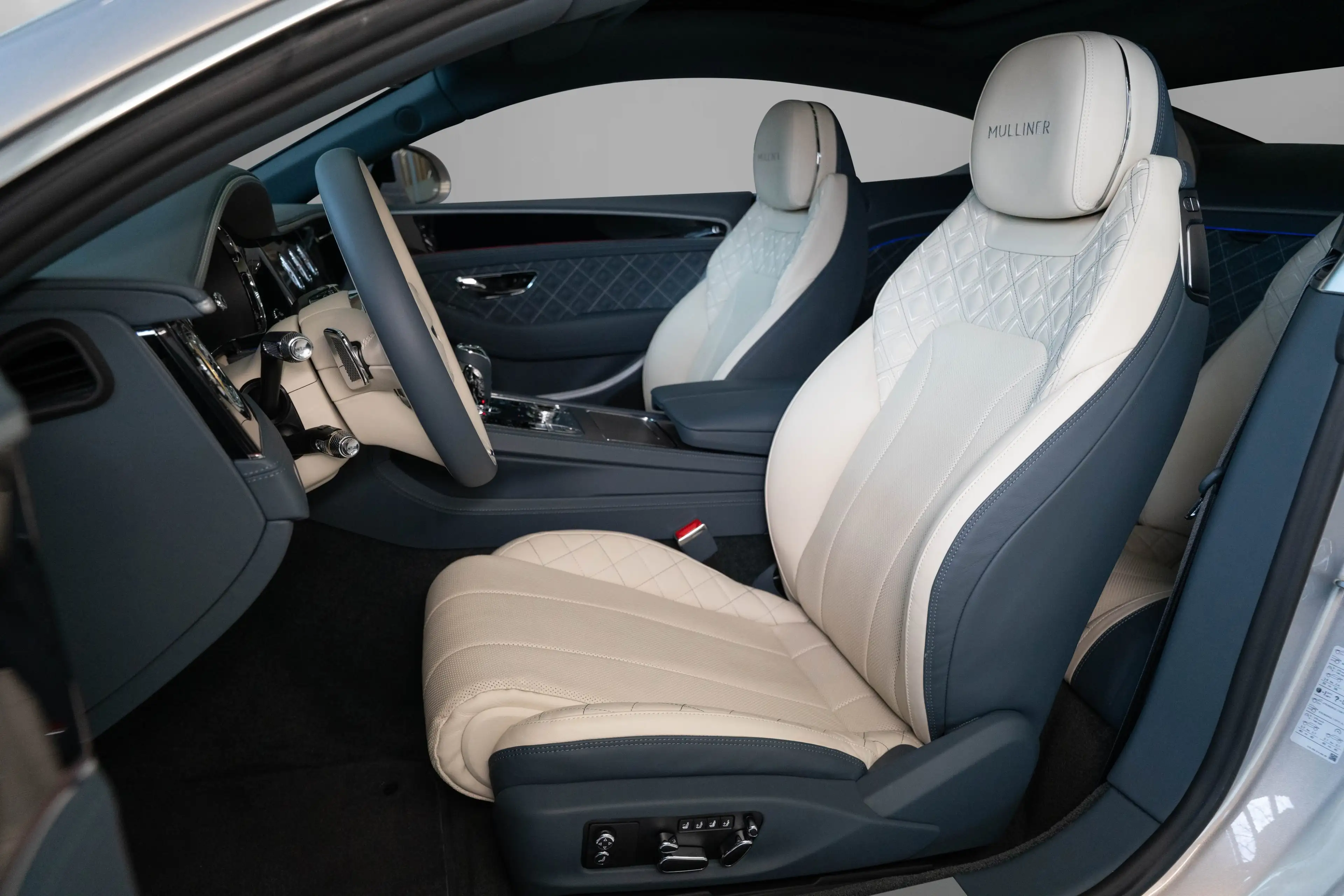 Bentley Continental GT V8 MULLINER *CarbonStyling* — photo 11