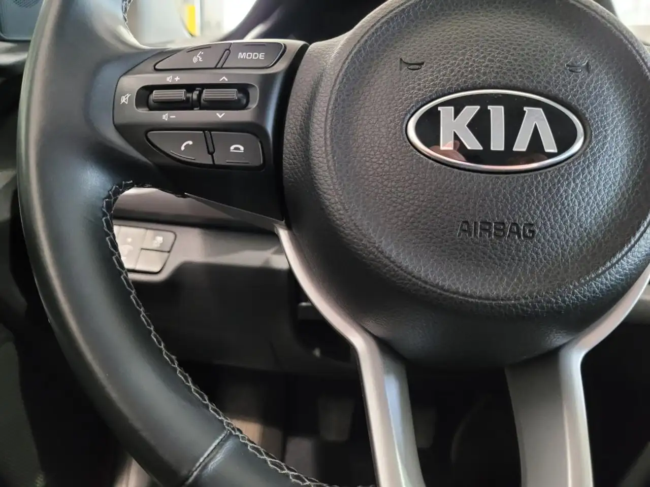 Kia Rio снимка Kia Rio