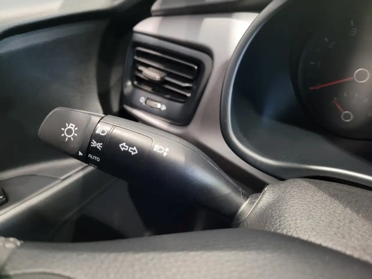 Kia Rio снимка Kia Rio