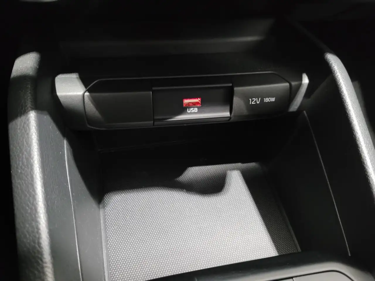 Kia Rio снимка Kia Rio