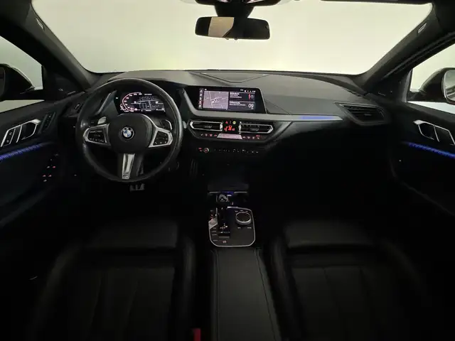 BMW 1 Series view 4