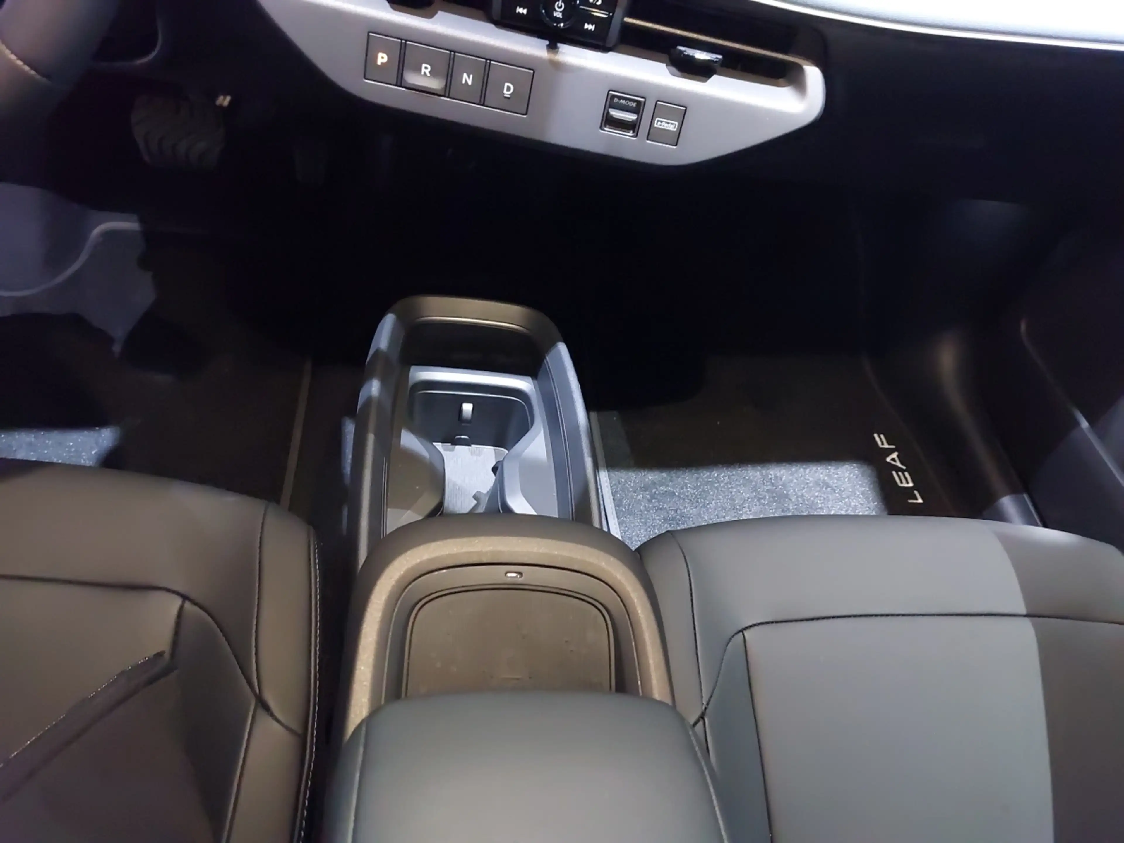 Nissan Leaf Advance 75 kWh/ 216 PS — photo 9