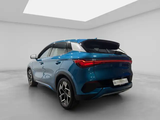 BYD Atto 3 view 6