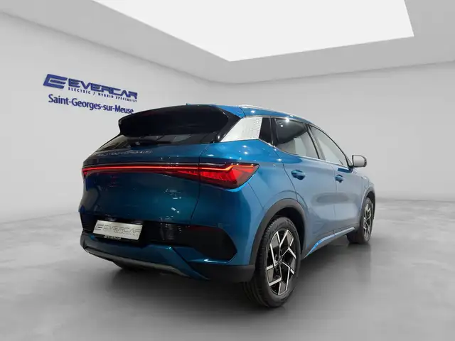 BYD Atto 3 view 4