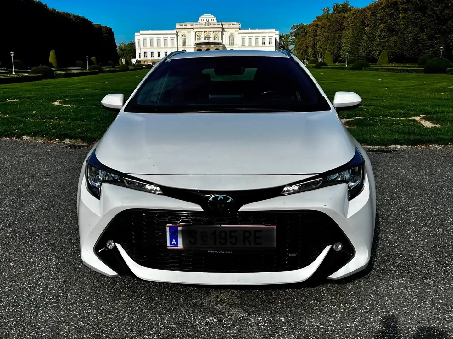 Toyota Corolla Touring Sports 1,2 Turbo Active + Driver Assist-Paket Weiß - 1