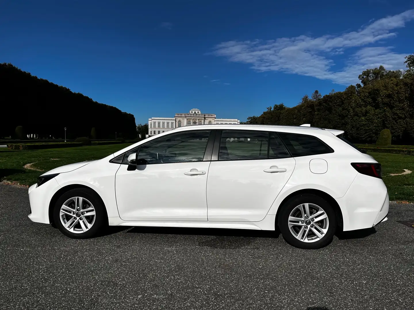 Toyota Corolla Touring Sports 1,2 Turbo Active + Driver Assist-Paket Weiß - 2