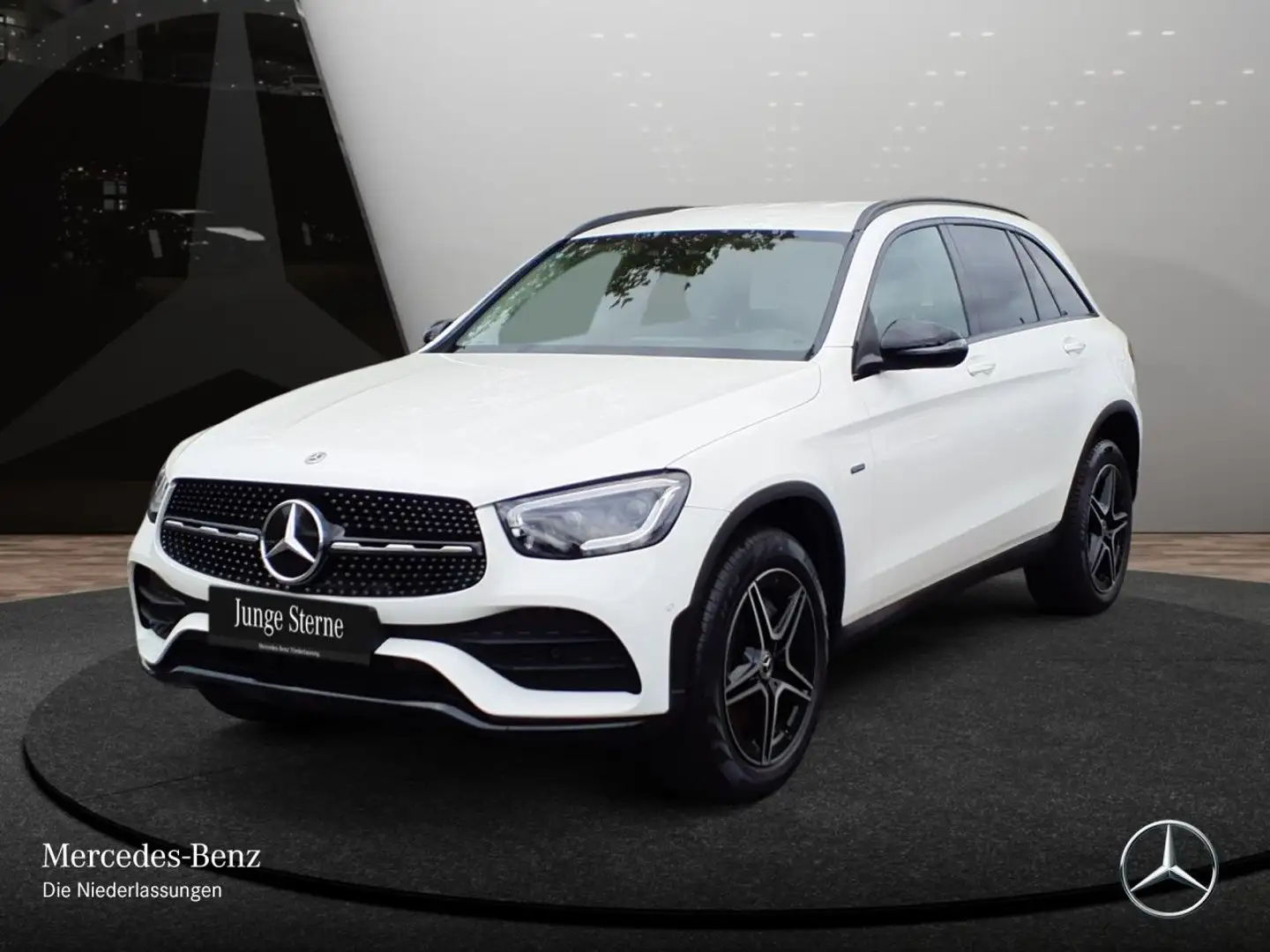 Mercedes-Benz GLC 300 e 4M AMG+NIGHT+MULTIBEAM+BURMESTER+KAMERA Weiß - 2