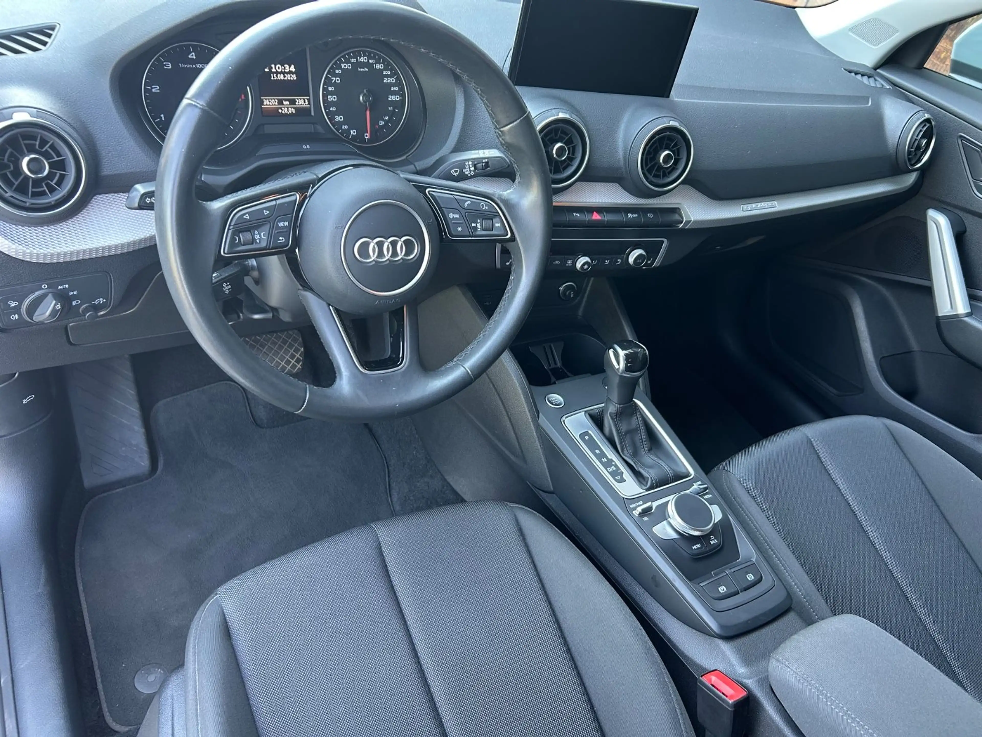 Audi Q2 35 TDI quattro S line|AHK|Rückfahrkam|Apple — photo 12