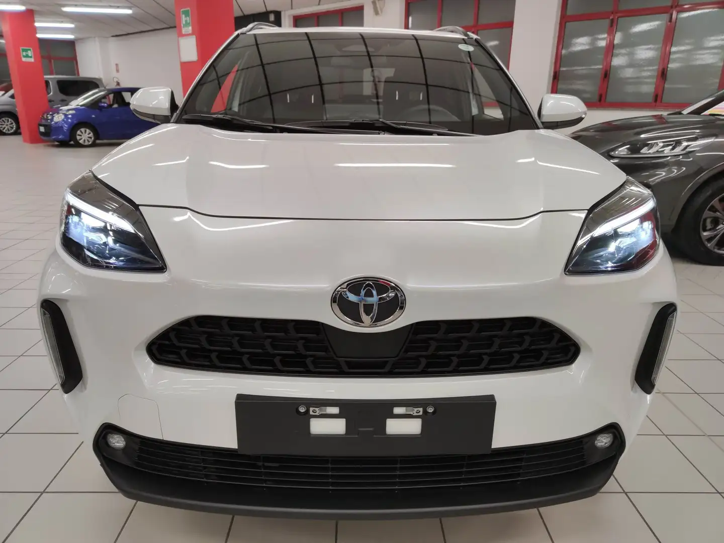 Toyota Yaris Cross 1.5 Hybrid 131cv E-CVT Trend Automatica SUPER PR Blanc - 2