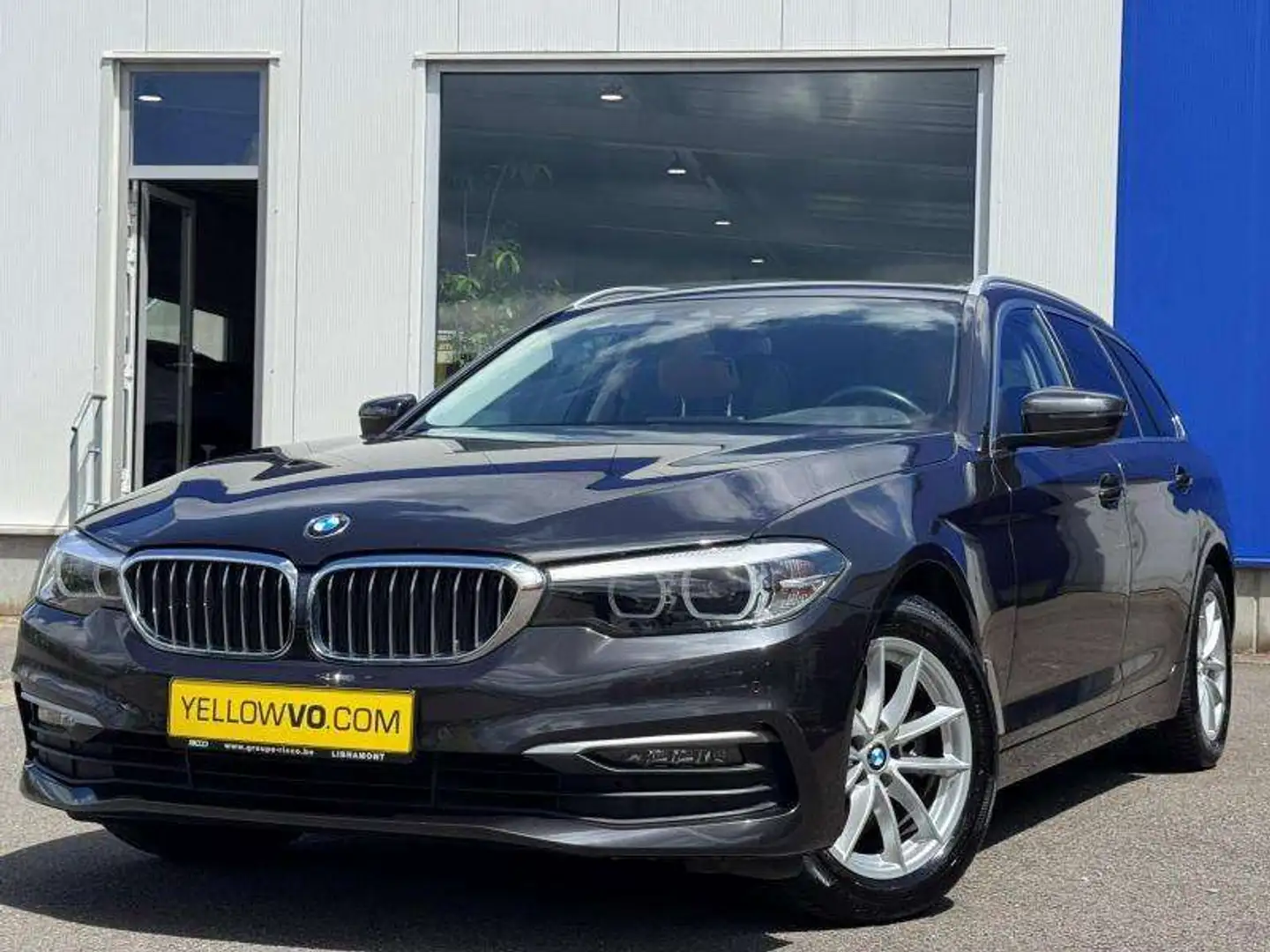 BMW 520 Touring / Toit Ouvrant / MHEV Gris - 1