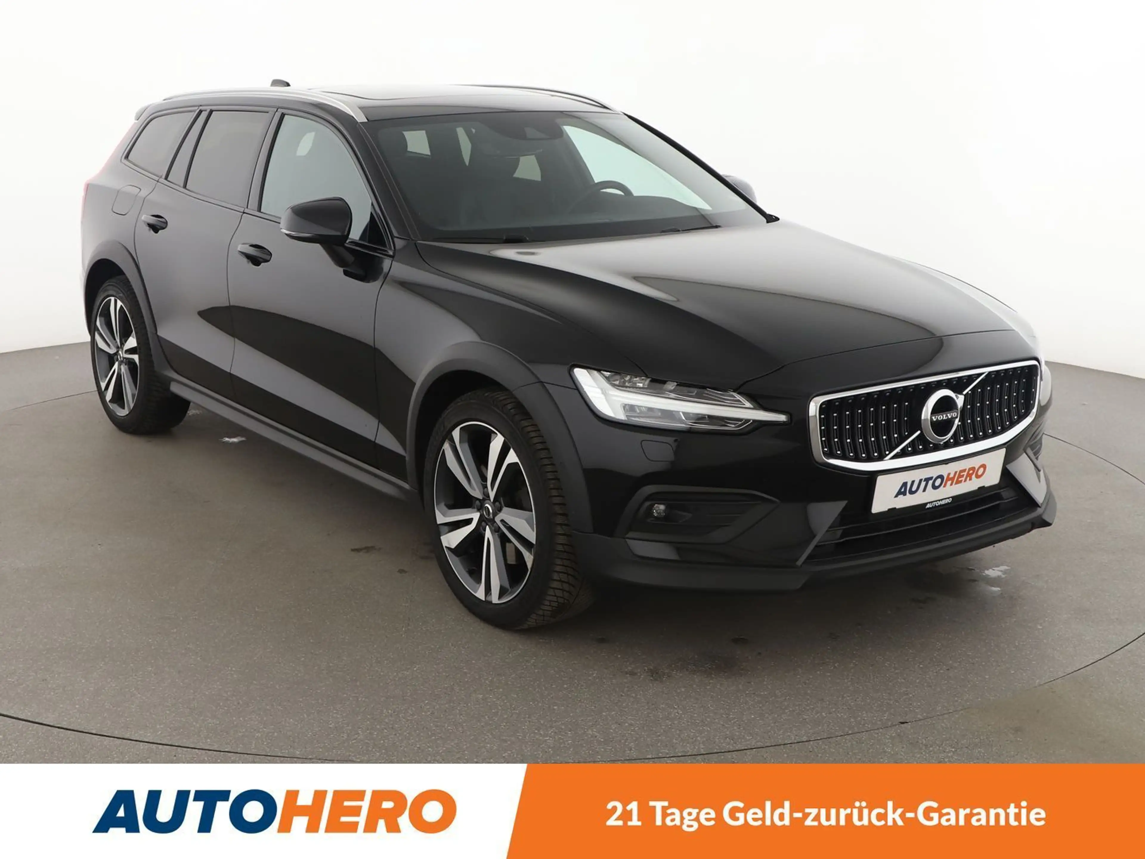 Volvo V60 Cross Country 2.0 D4 AWD *TEMPO*CAM*PDC*SHZ*ALU*PANO* — photo 8