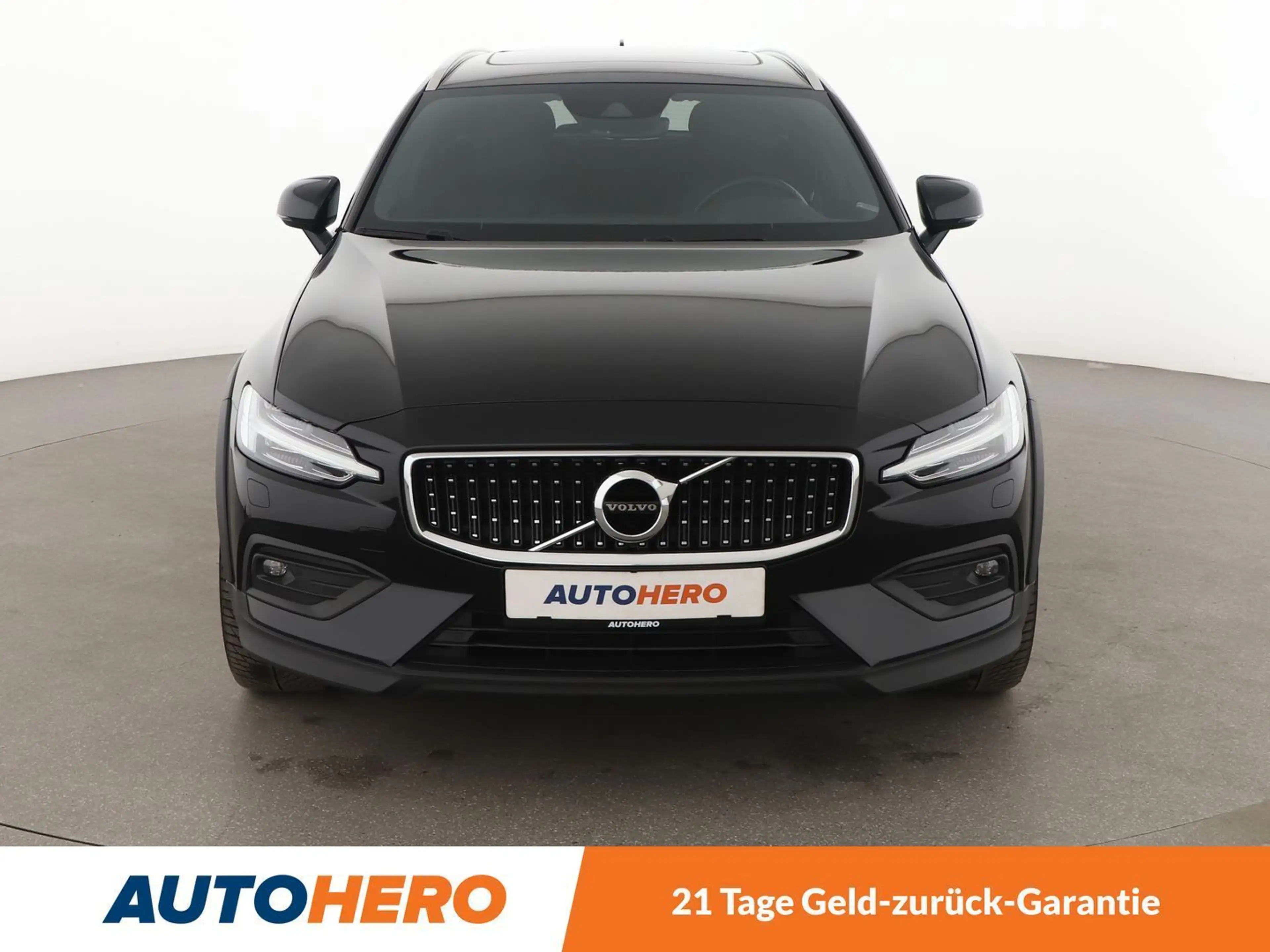 Volvo V60 Cross Country 2.0 D4 AWD *TEMPO*CAM*PDC*SHZ*ALU*PANO* — photo 9