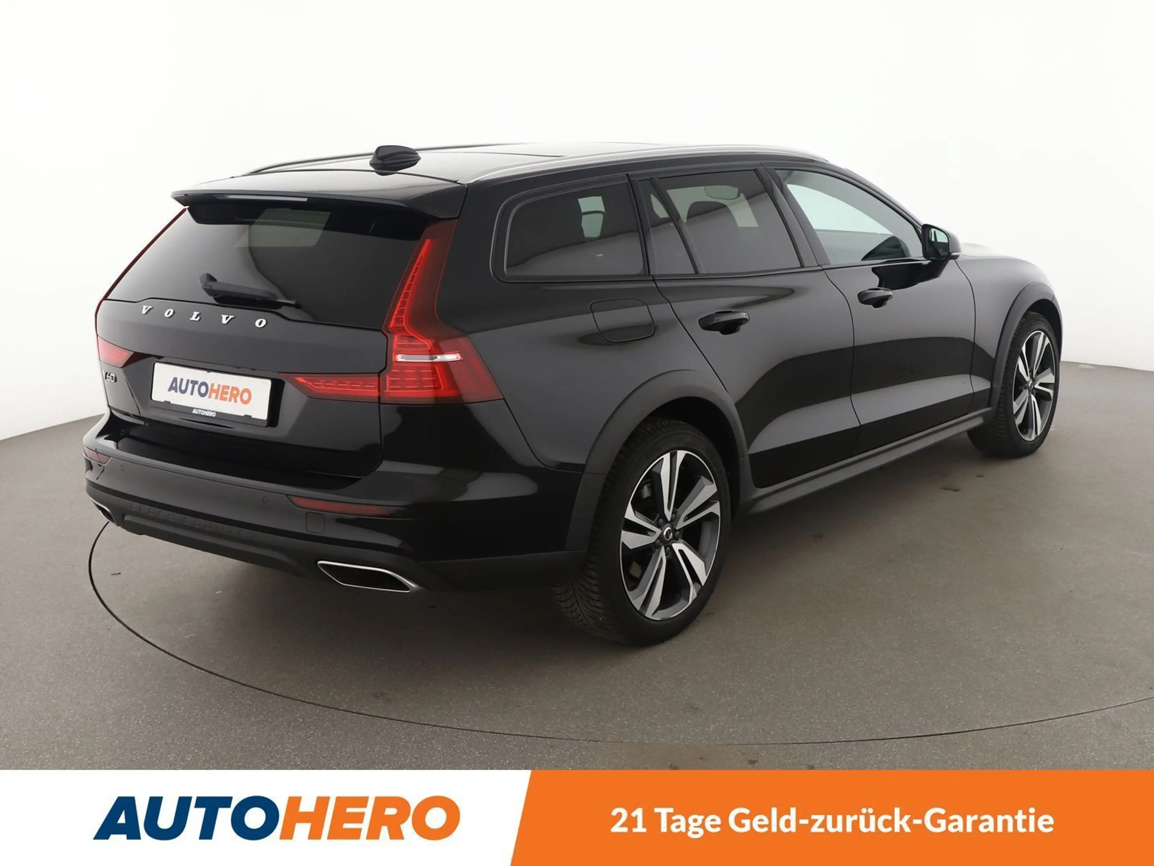 Volvo V60 Cross Country 2.0 D4 AWD *TEMPO*CAM*PDC*SHZ*ALU*PANO* — photo 6
