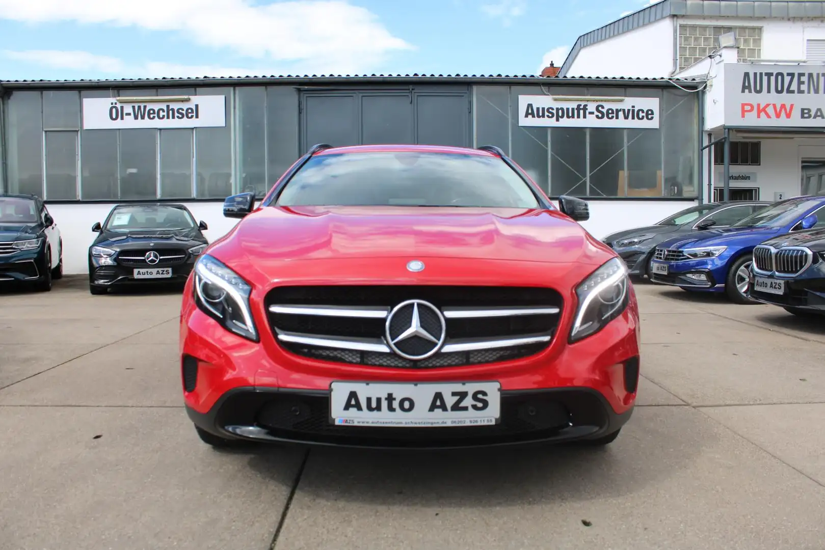Mercedes-Benz GLA 200 /SITZHEIZUNG/NAVI/CAM/PDC/BI-XENON/18"ALU Rot - 2
