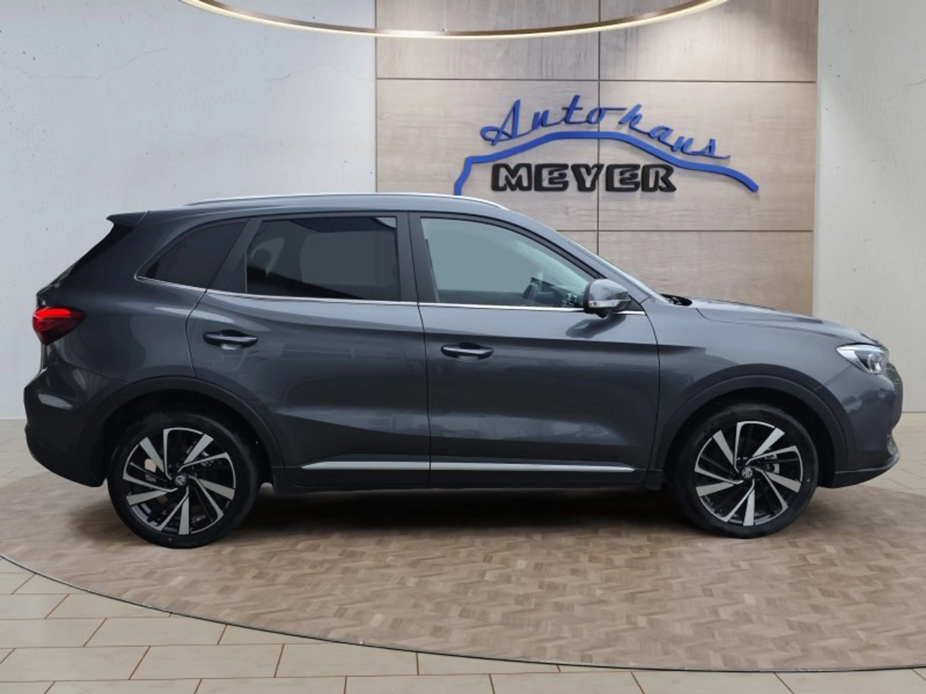 MG ZS Luxury 1,5 Hybrid+ 197PS Pano/18*Alu/LED/Navi/Lede — photo 6