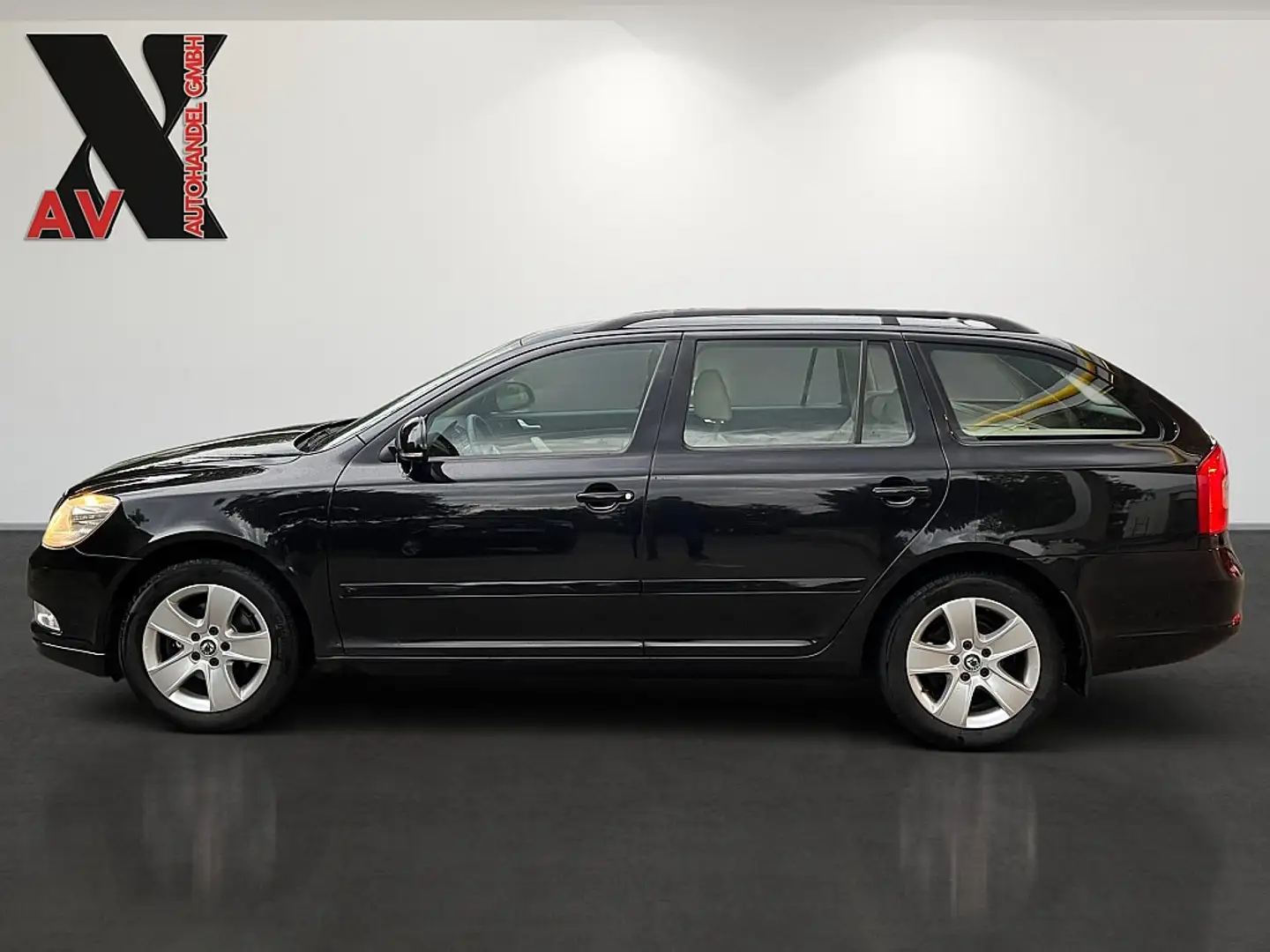 Skoda Octavia 1,4 TSI Ambition DSG/ VOLLSTÄNDIGES SERVICEHEFT/ Nero - 2