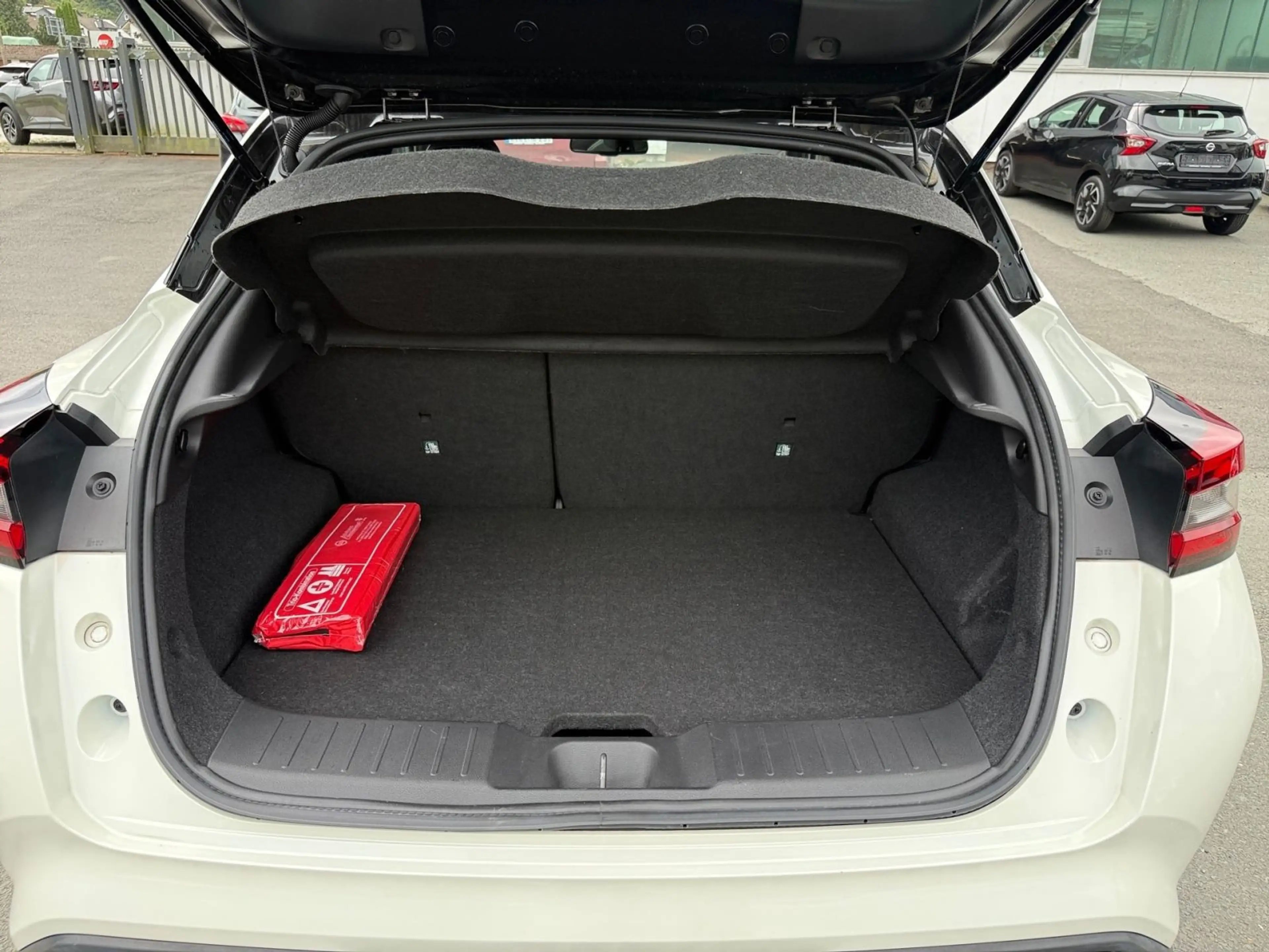 Nissan Juke 1.6 Hybrid N-Design Hybrid, BOSE, AVM, LED — photo 13