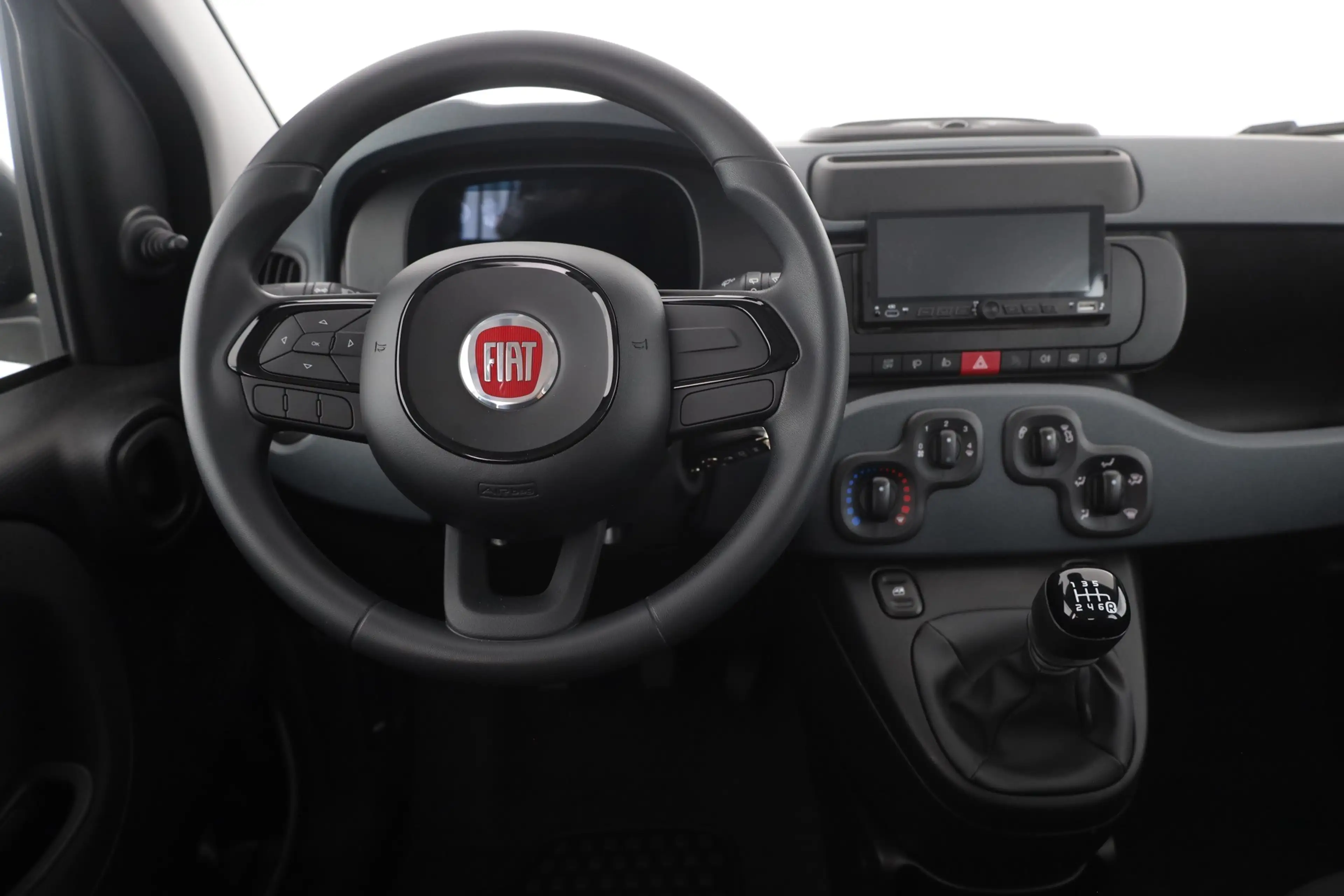 Fiat New Panda Pandina 1.0 mHEV App Connect PDC klima — photo 10