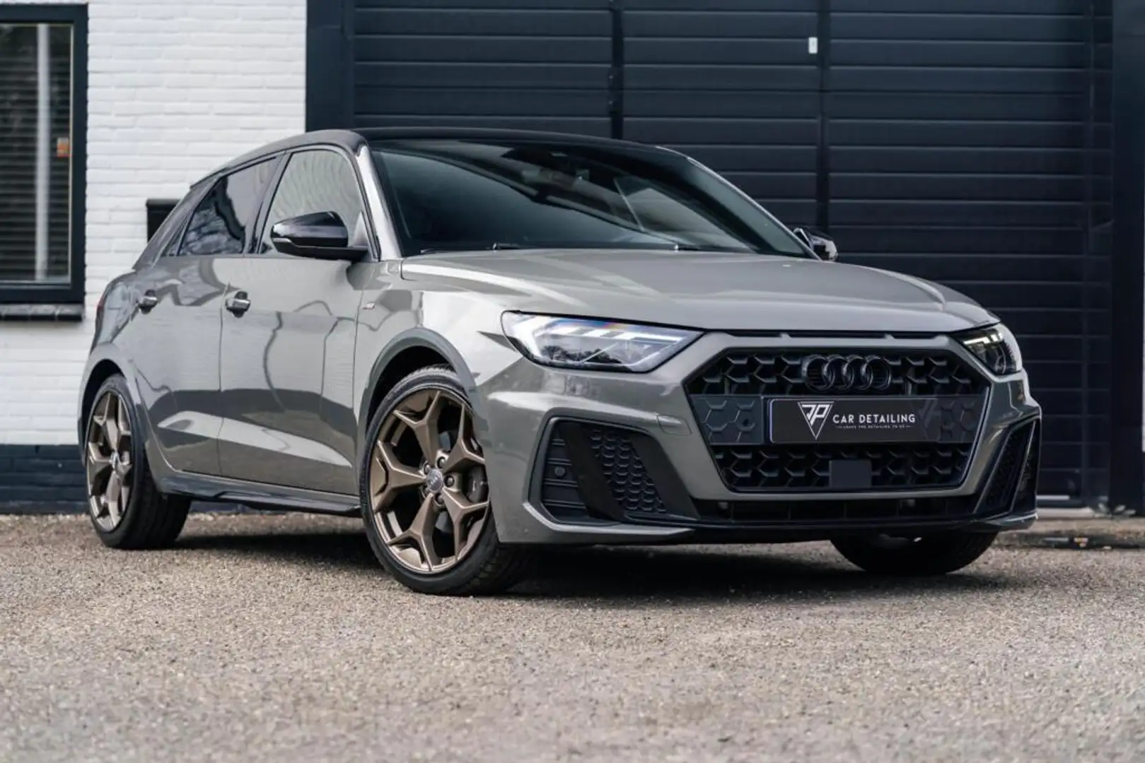 Audi A1 Sportback 30 TFSI S Line edition one Matrix Automa Grijs - 2