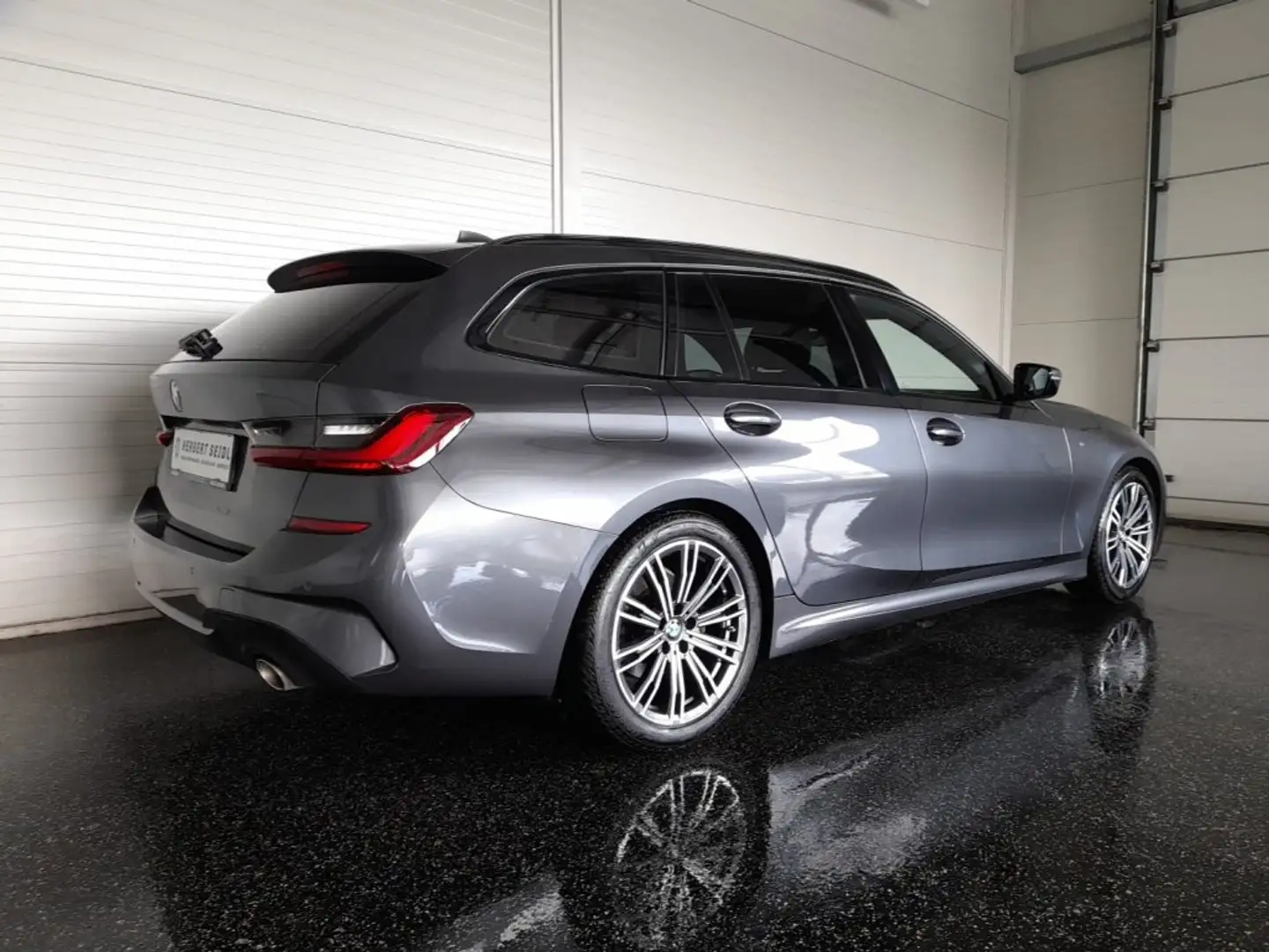 BMW 318 d Touring M-SPORT Aut *VOLL LED / NAVI / AHV / ACC / VAR. SPORTLENKUNG / KEYLESS / 3-ZONEN-KLIMA* Grau - 2