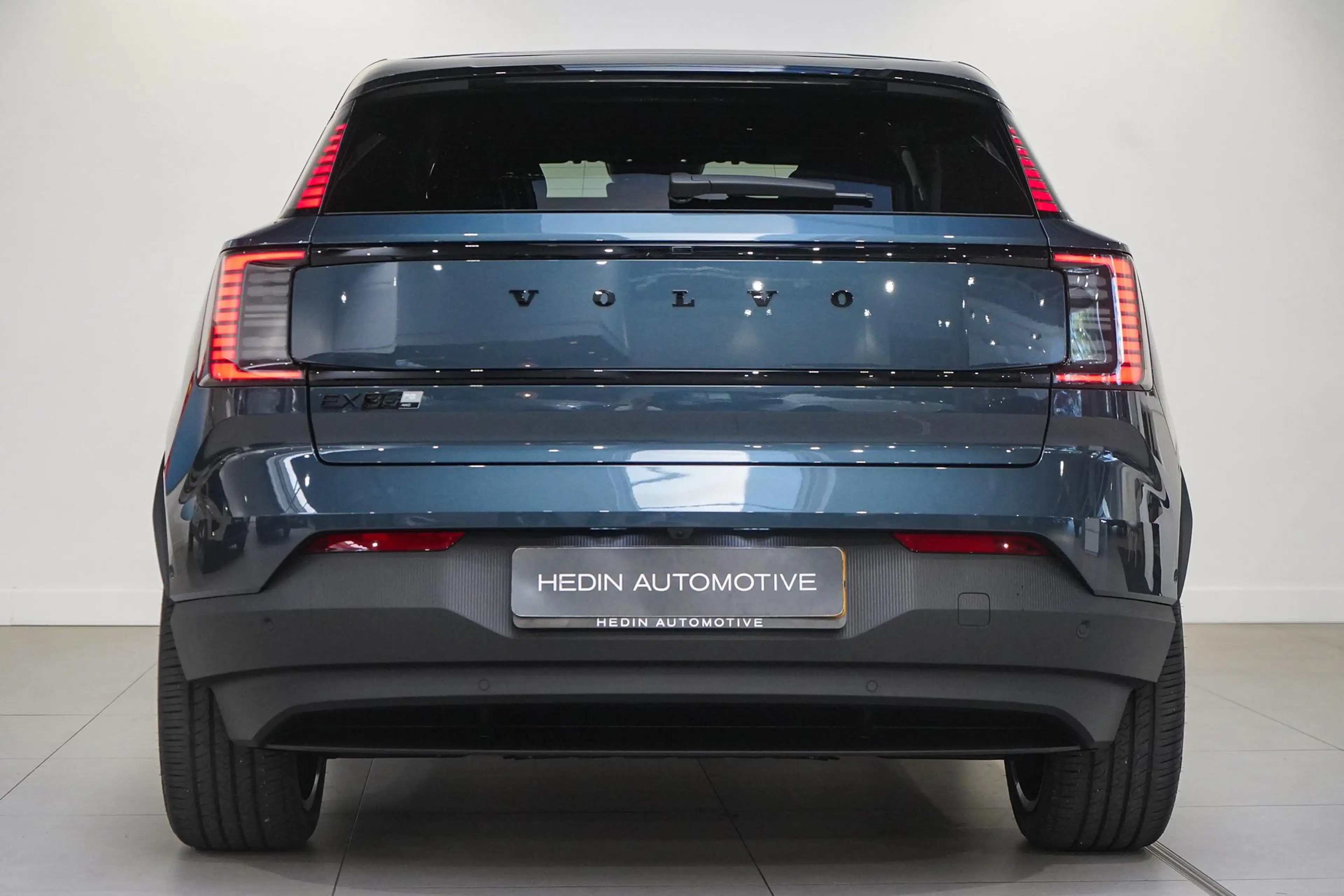 Volvo EX30 P8 AWD Ultra Black Edition Europa 69 kWh 428pk | H — photo 5