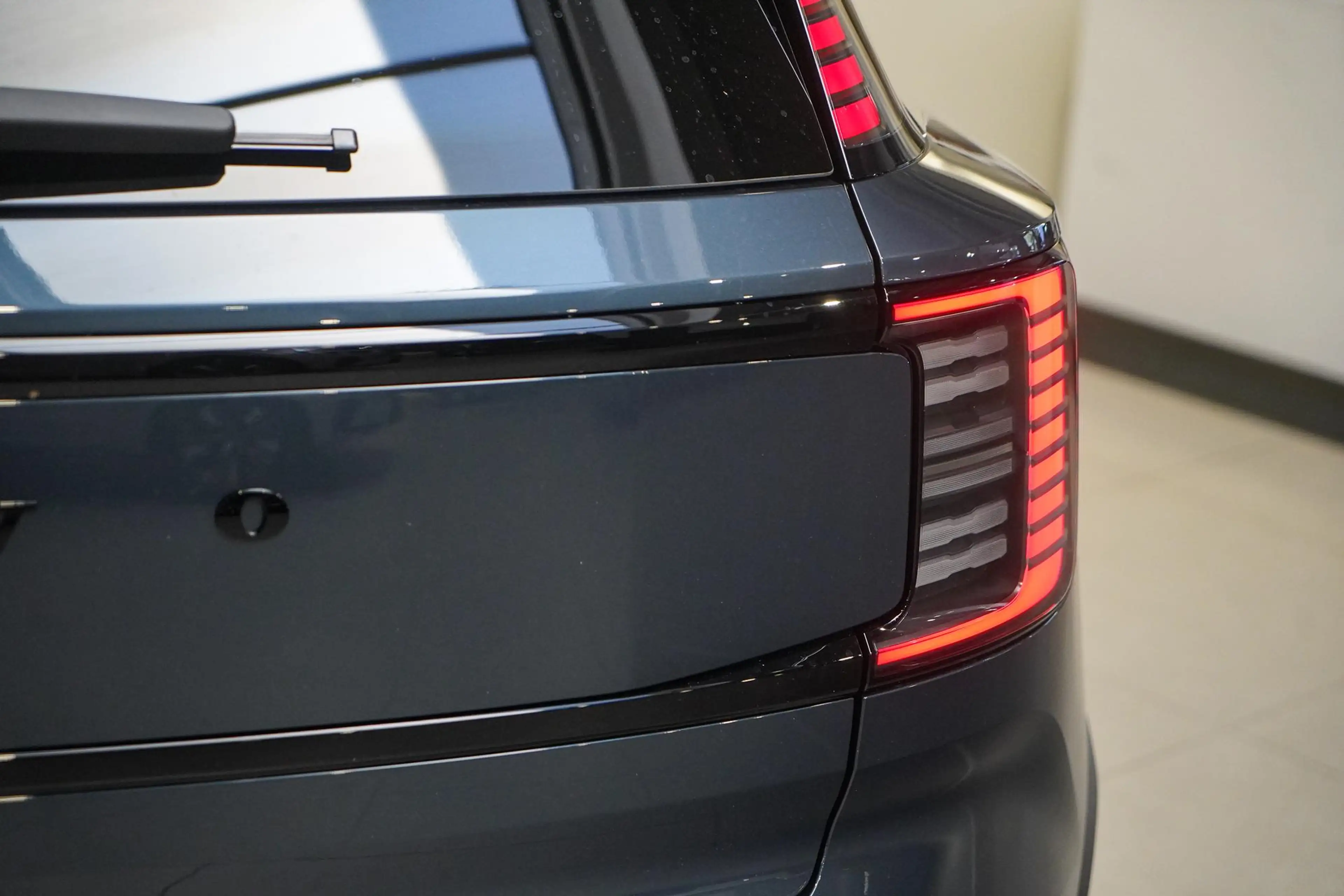 Volvo EX30 P8 AWD Ultra Black Edition Europa 69 kWh 428pk | H — photo 9