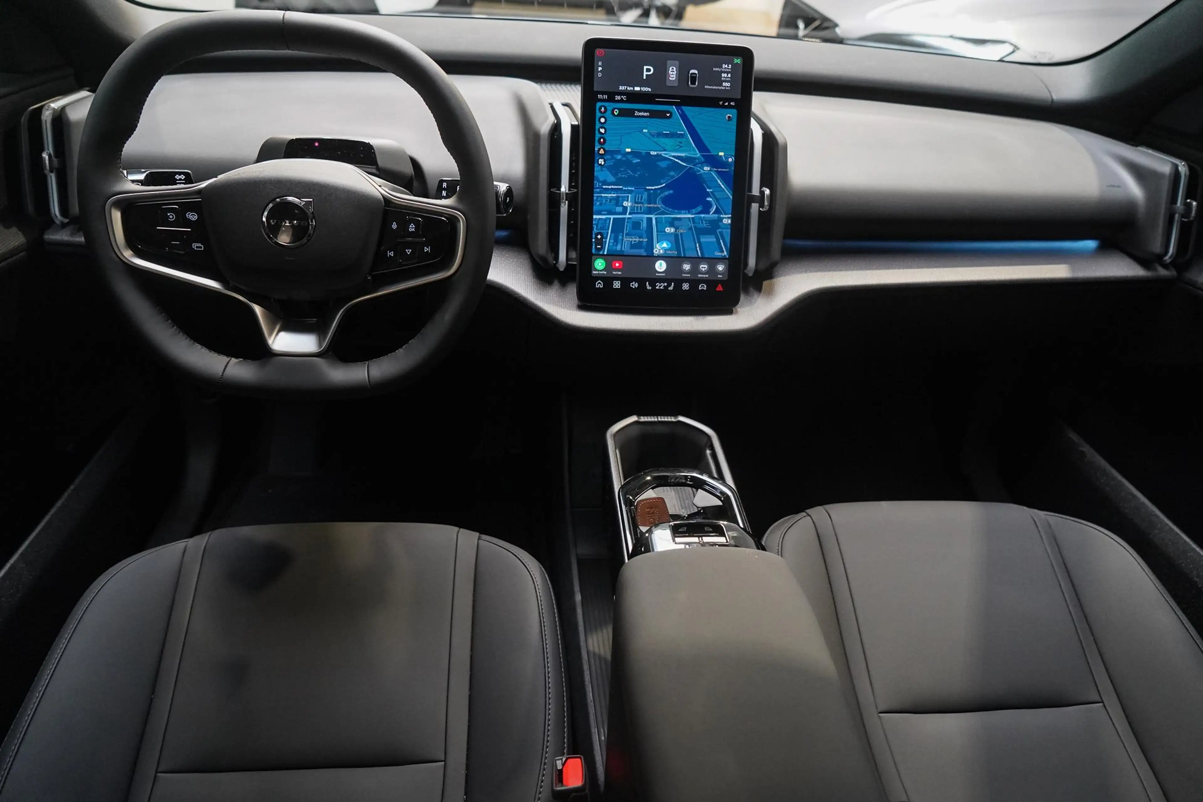 Volvo EX30 P8 AWD Ultra Black Edition Europa 69 kWh 428pk | H — photo 13