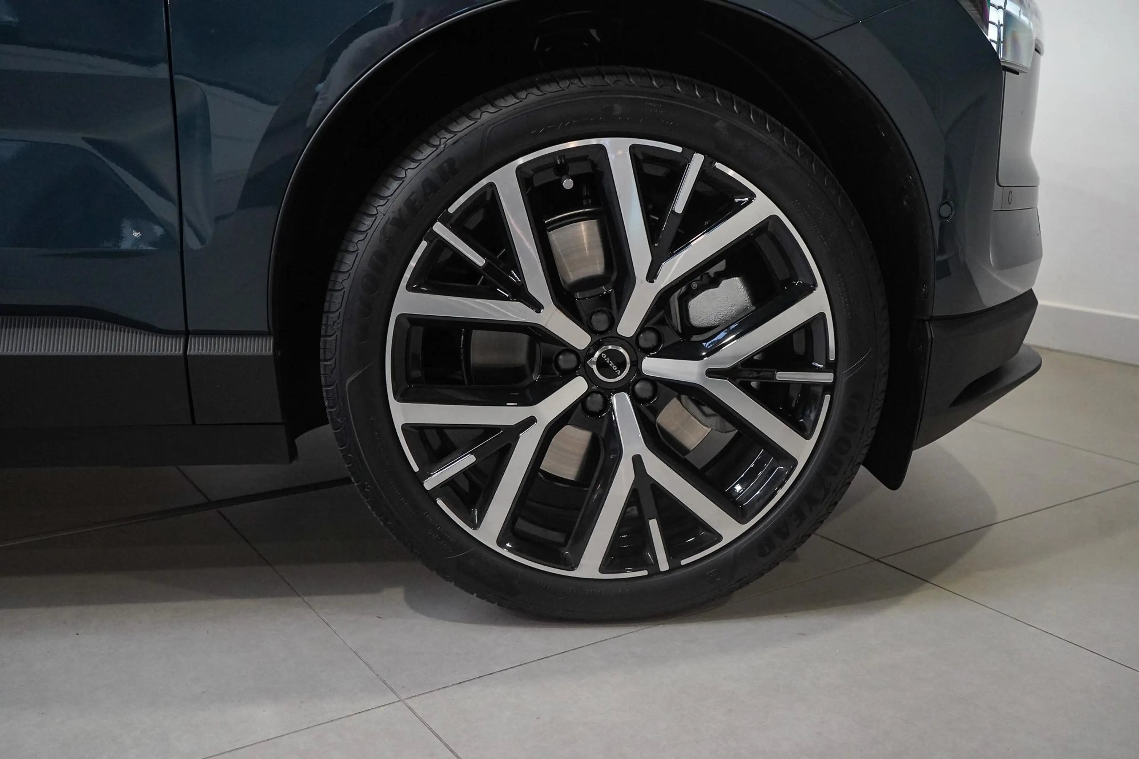 Volvo EX30 P8 AWD Ultra Black Edition Europa 69 kWh 428pk | H — photo 7