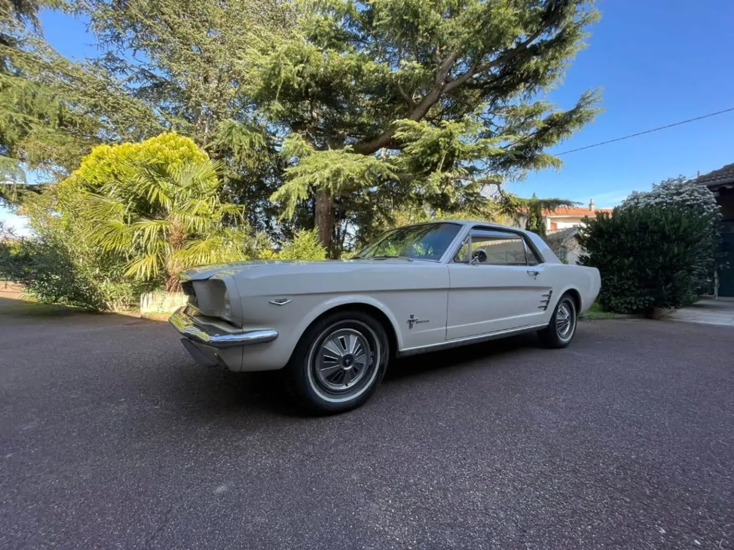 Ford Mustang V8 289ci 1966 Coupe de 1966 Beige - 2