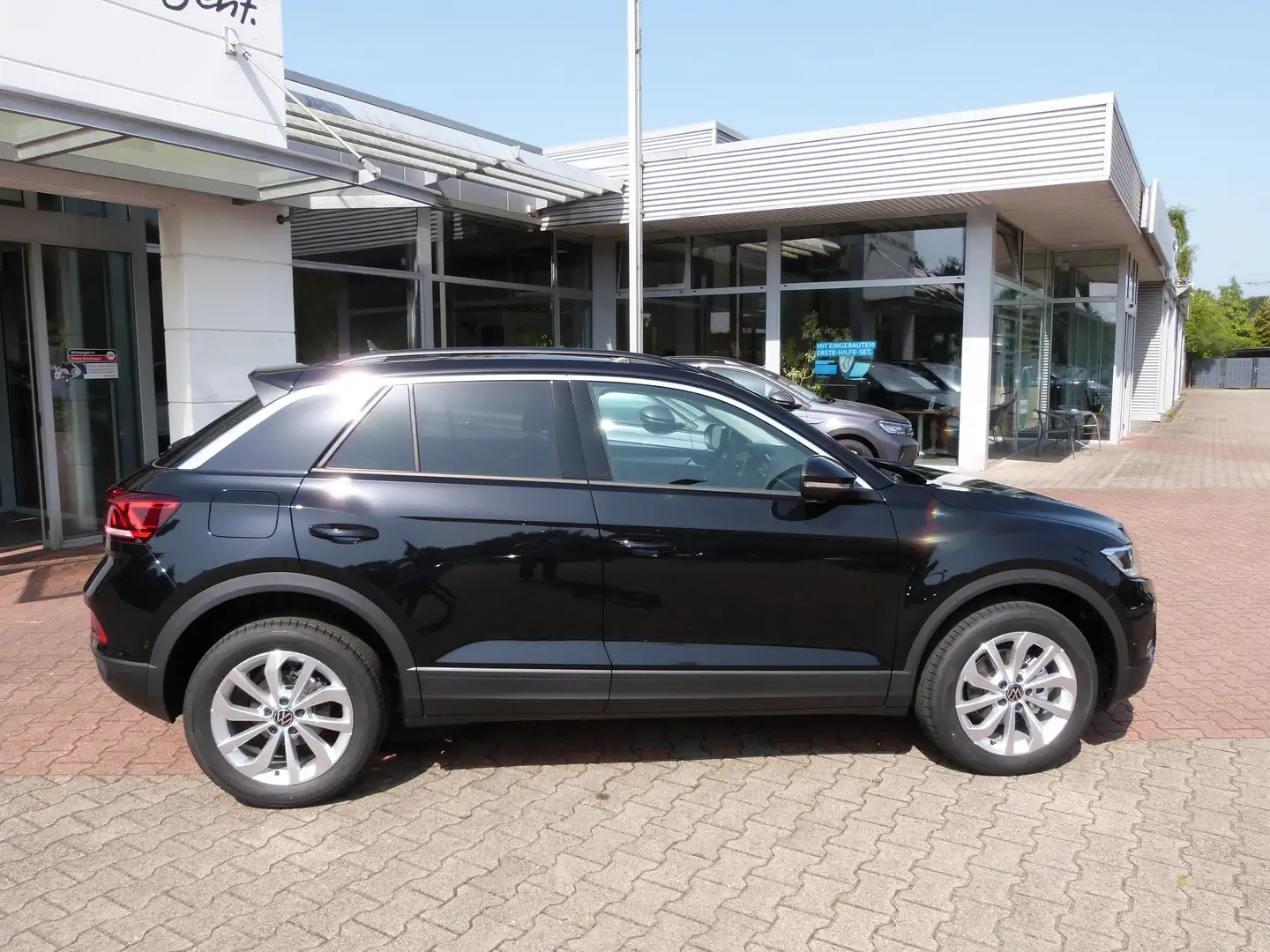 Volkswagen T-Roc 1.5 TSI DSG Life, AHK, LED, CAM, Parklenkass Noir - 2