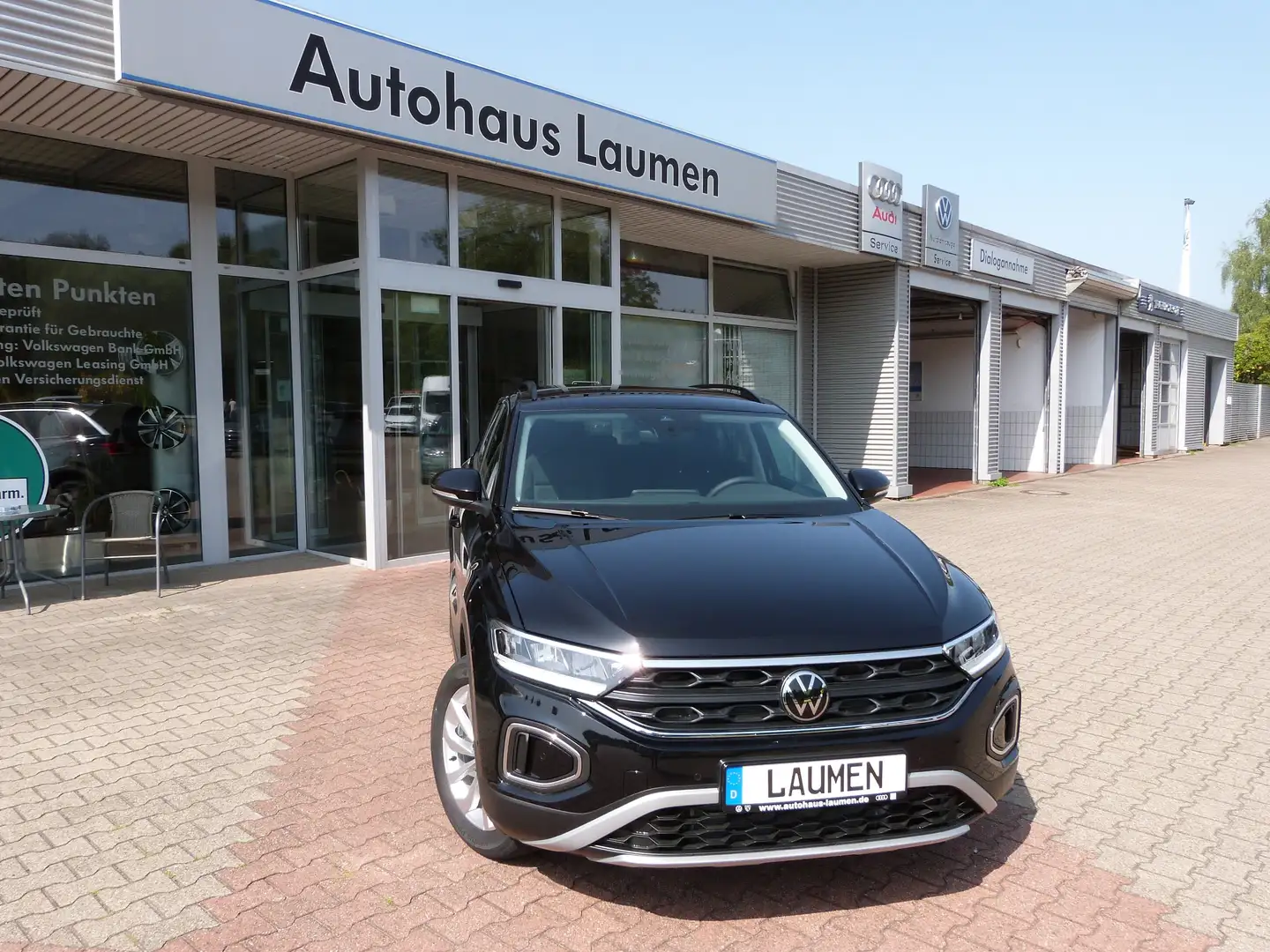 Volkswagen T-Roc 1.5 TSI DSG Life, AHK, LED, CAM, Parklenkass Noir - 1