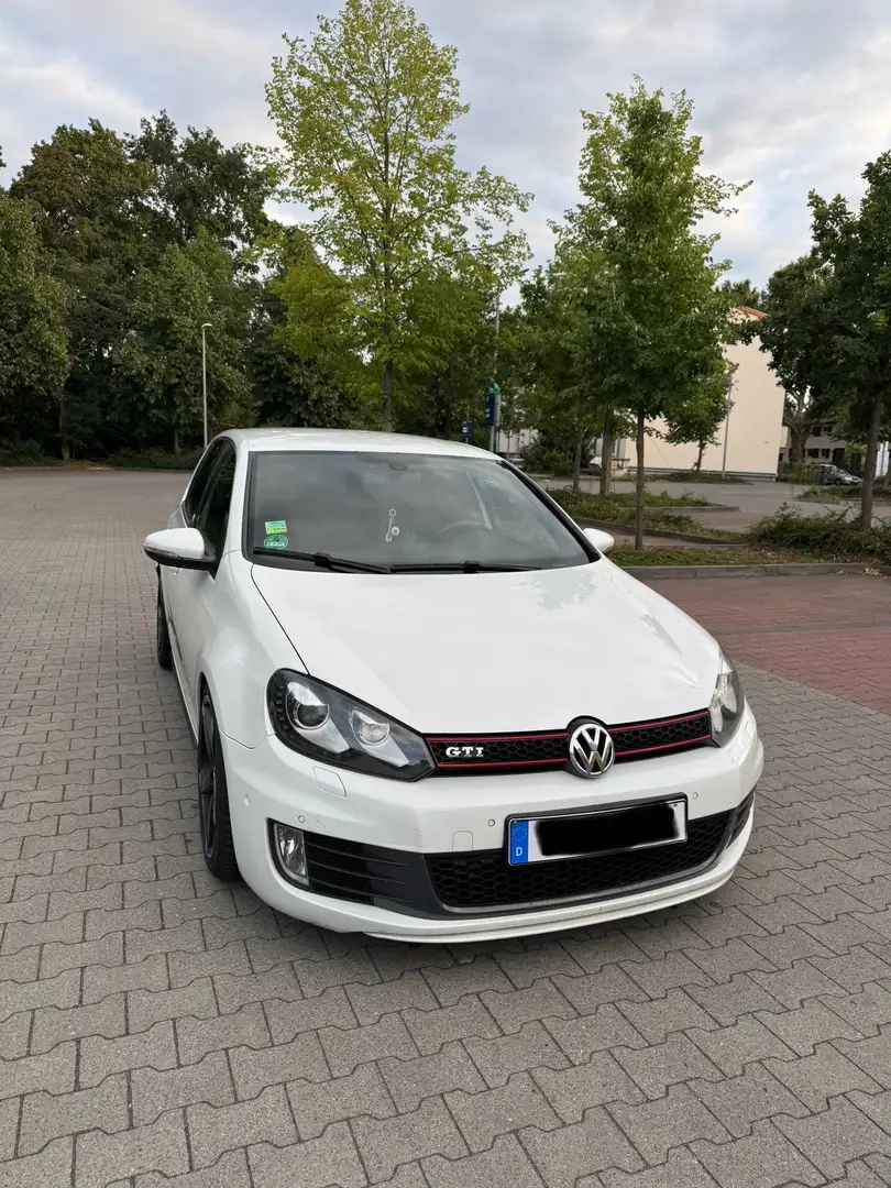 Volkswagen Golf GTI 2.0 adidas - 1